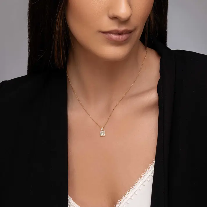 תליון זהב מרובע משובץ יהלומי פריננס יוקרתיים