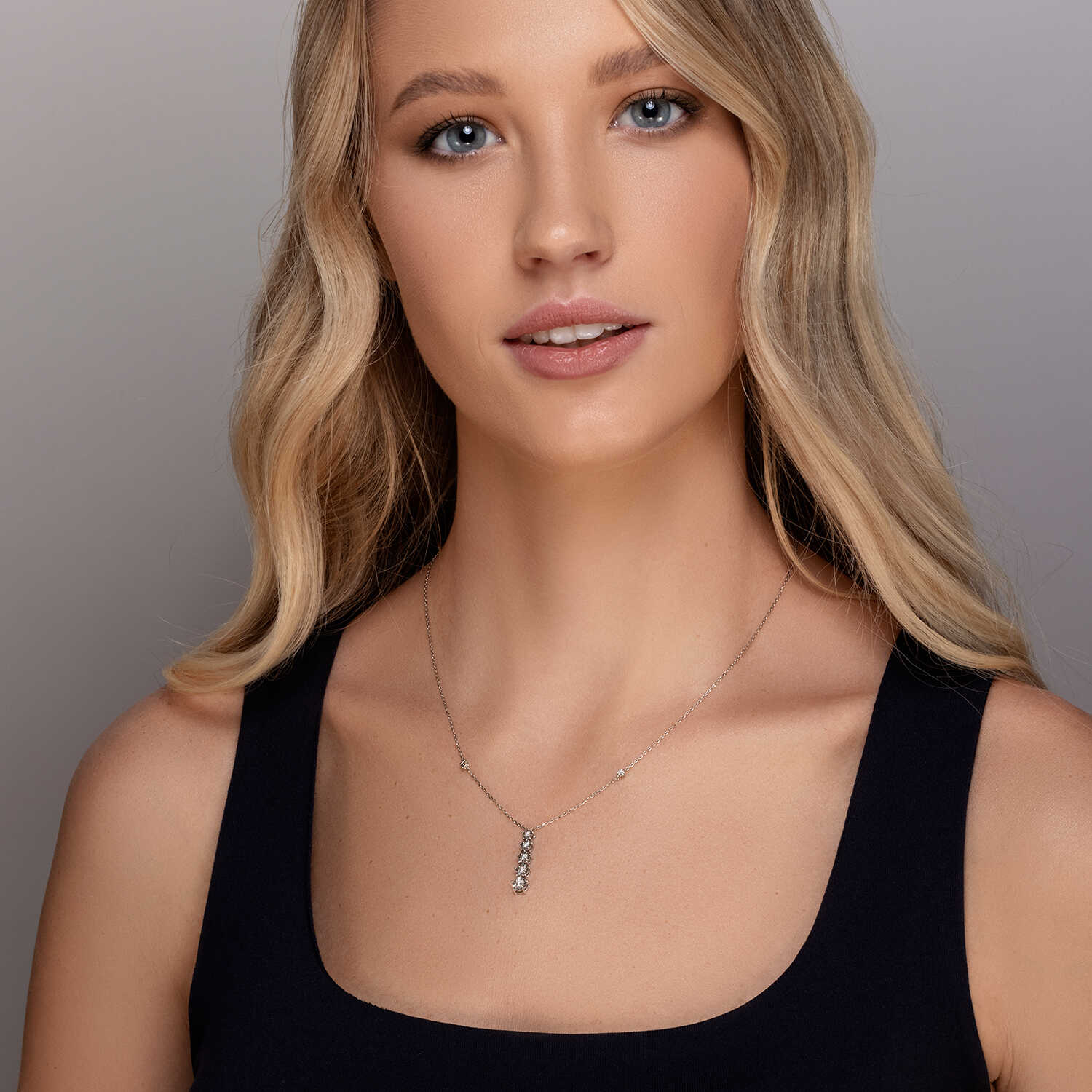 שרשרת זהב עם תליון 5 היהלומים