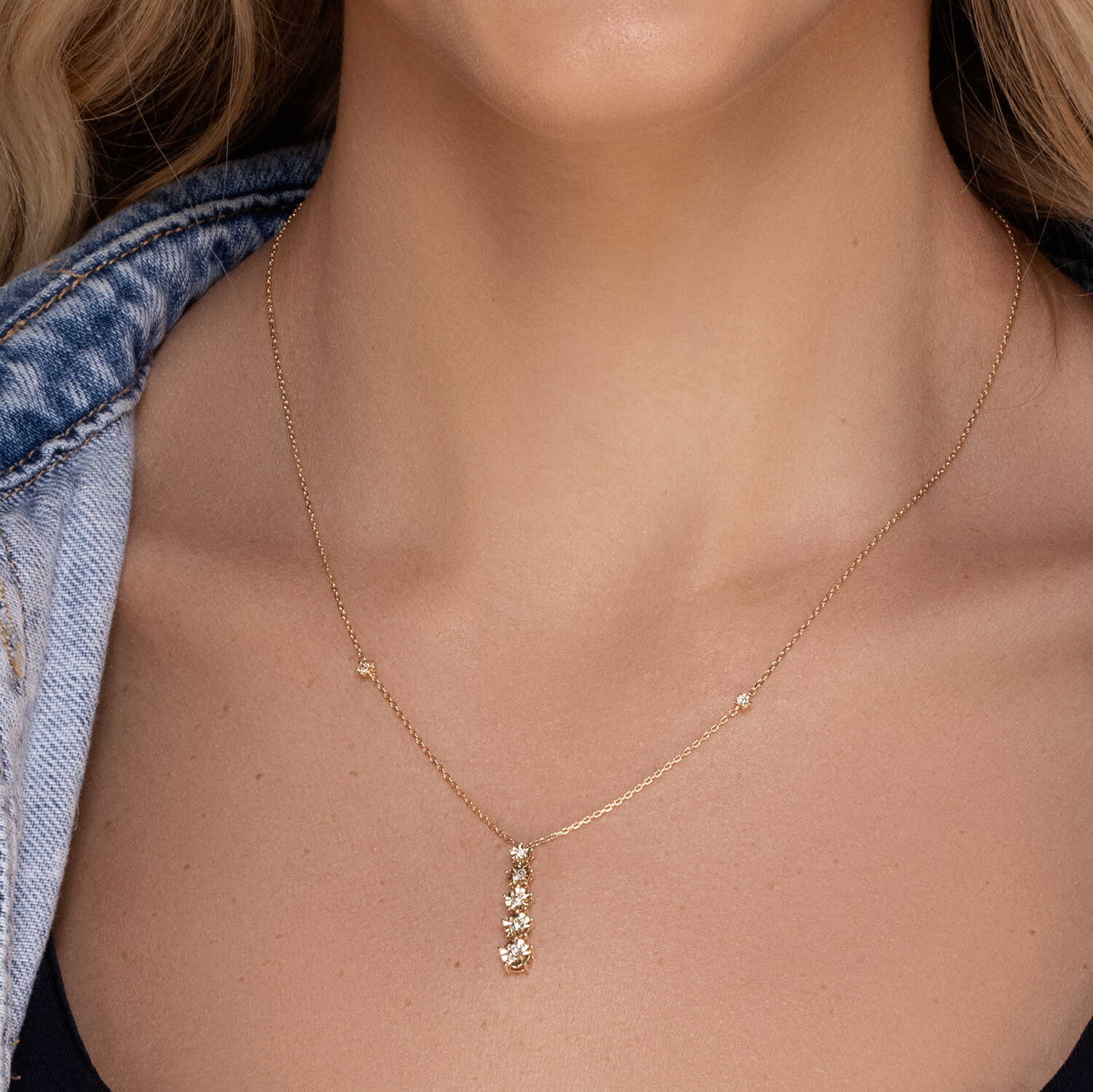 שרשרת זהב עם תליון 5 היהלומים