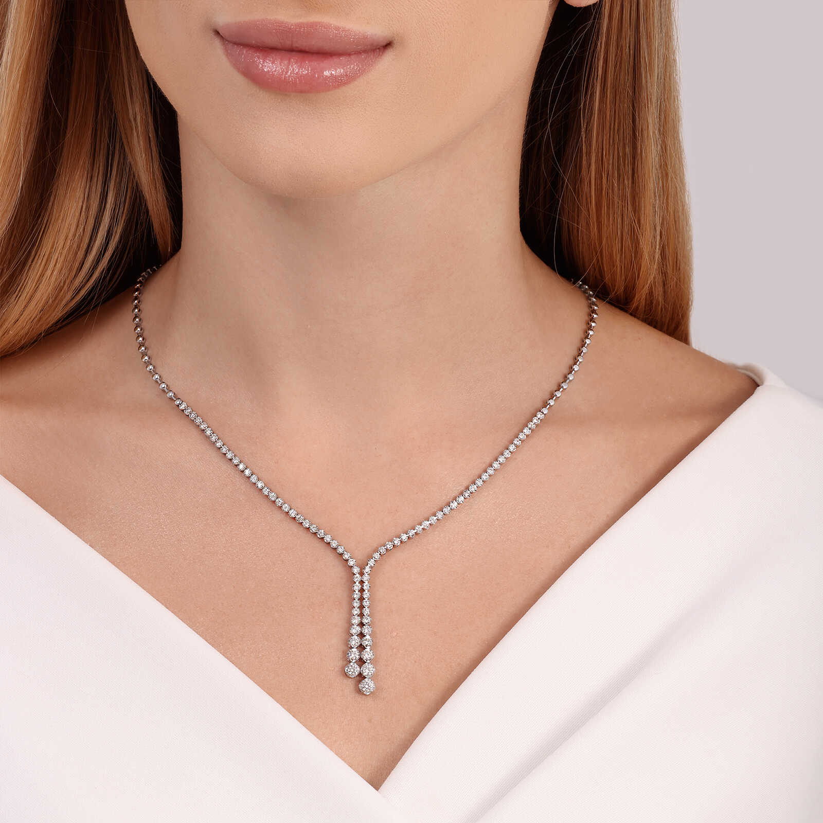 שרשרת זהב לבן 14K משובצת יהלומים