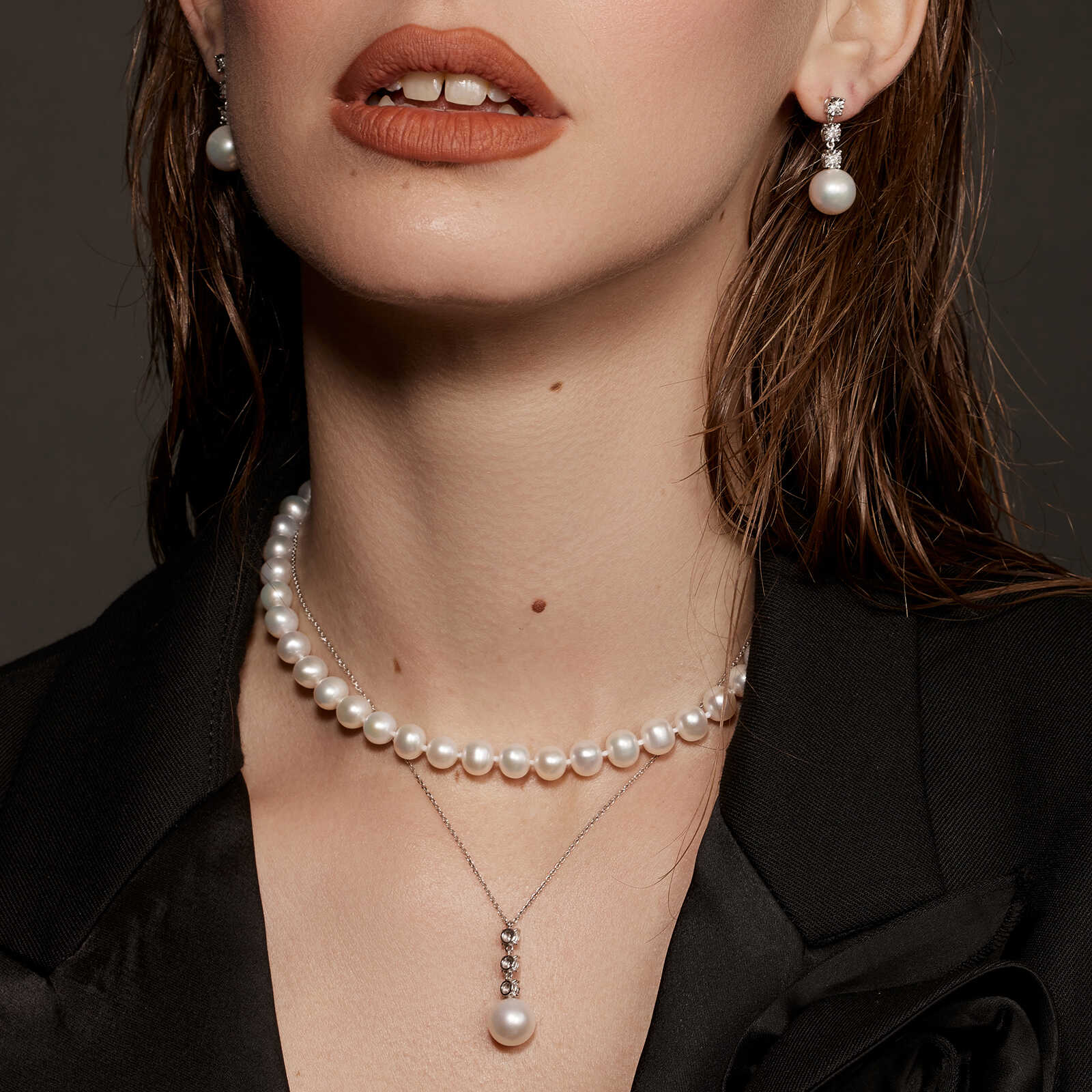 מחרוזת פנינים לבנות בקוטר 7 מ"מ