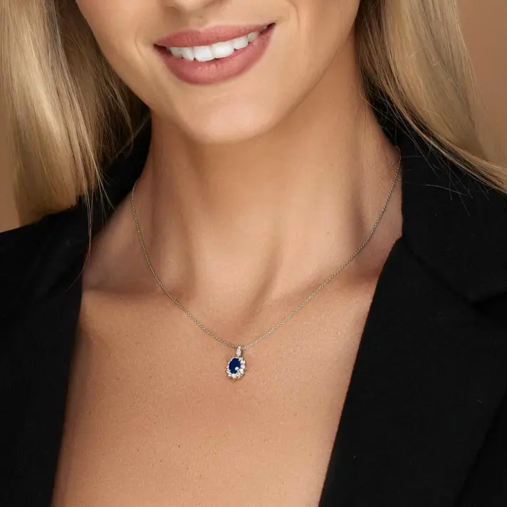 תליון זהב בשיבוץ ספיר ויהלומים