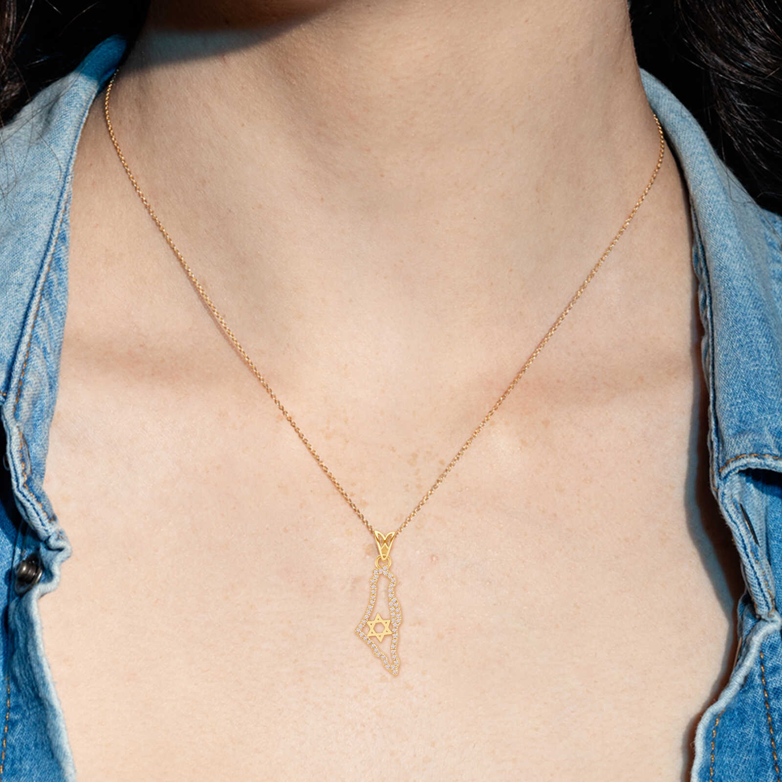 תליון ארצנו בשיבוץ יהלומים