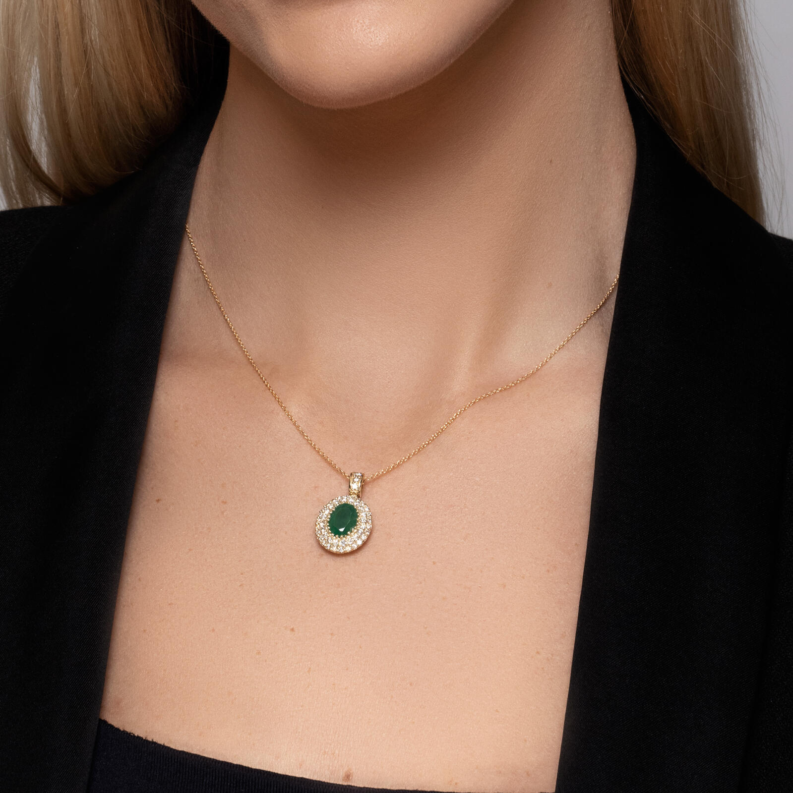 תליון זהב משובץ אמרלד ויהלומים