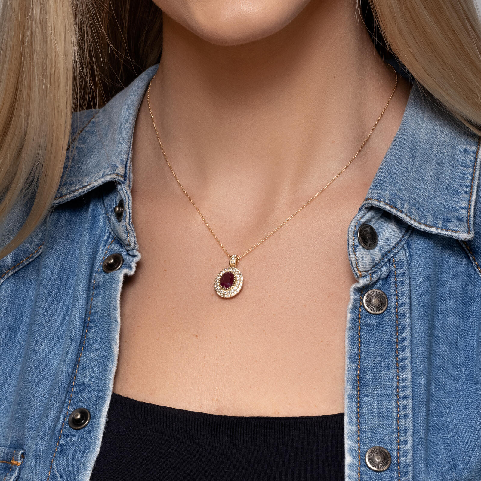 תליון זהב משובץ רובי ויהלומים