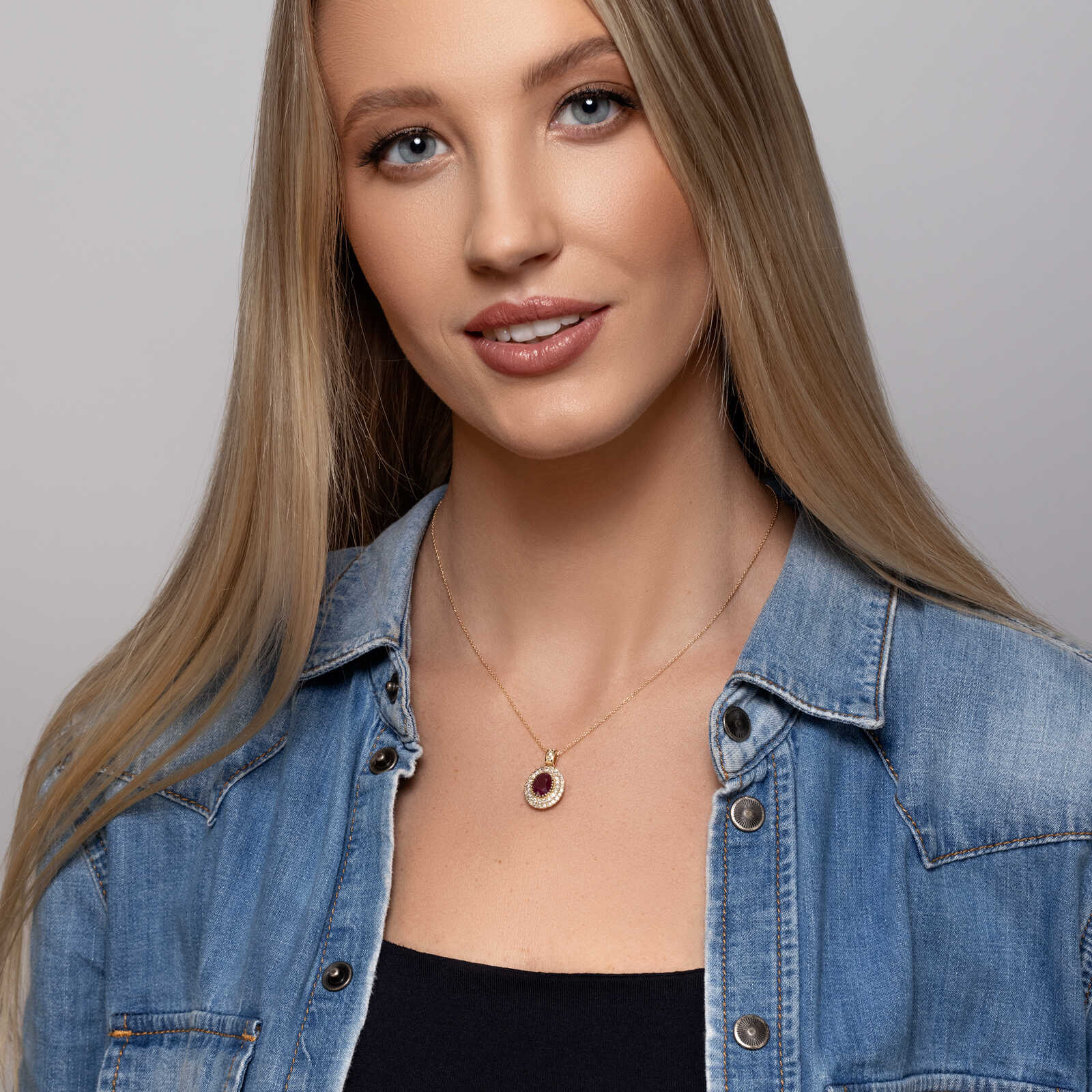 תליון זהב משובץ רובי ויהלומים