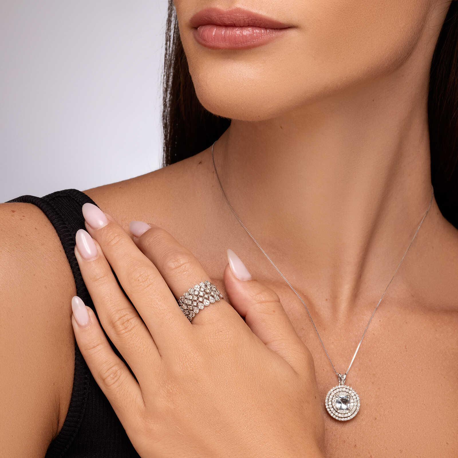 טבעת זהב משובצת 51 יהלומים