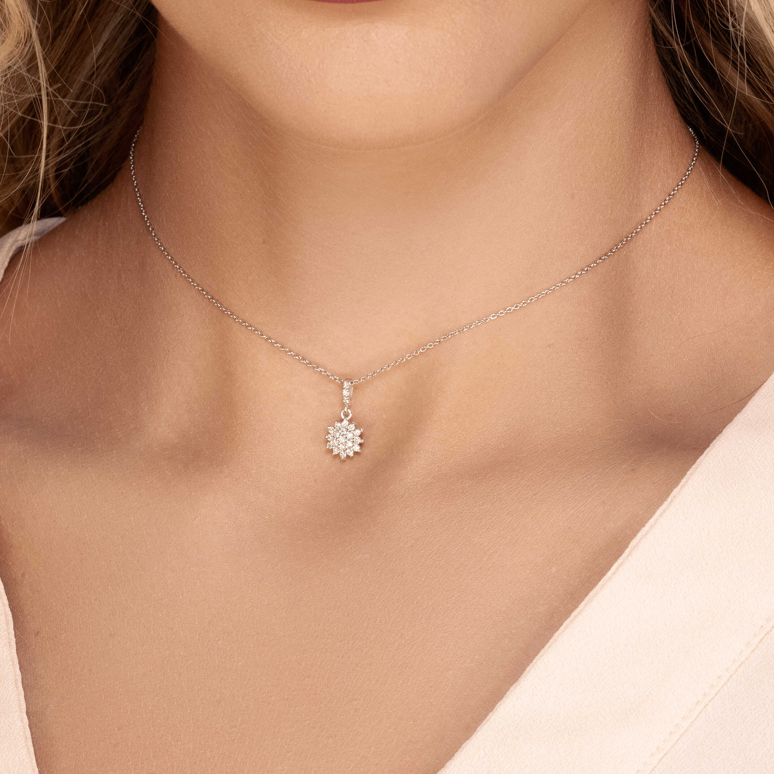 תליון זהב שמש משובצת יהלומים