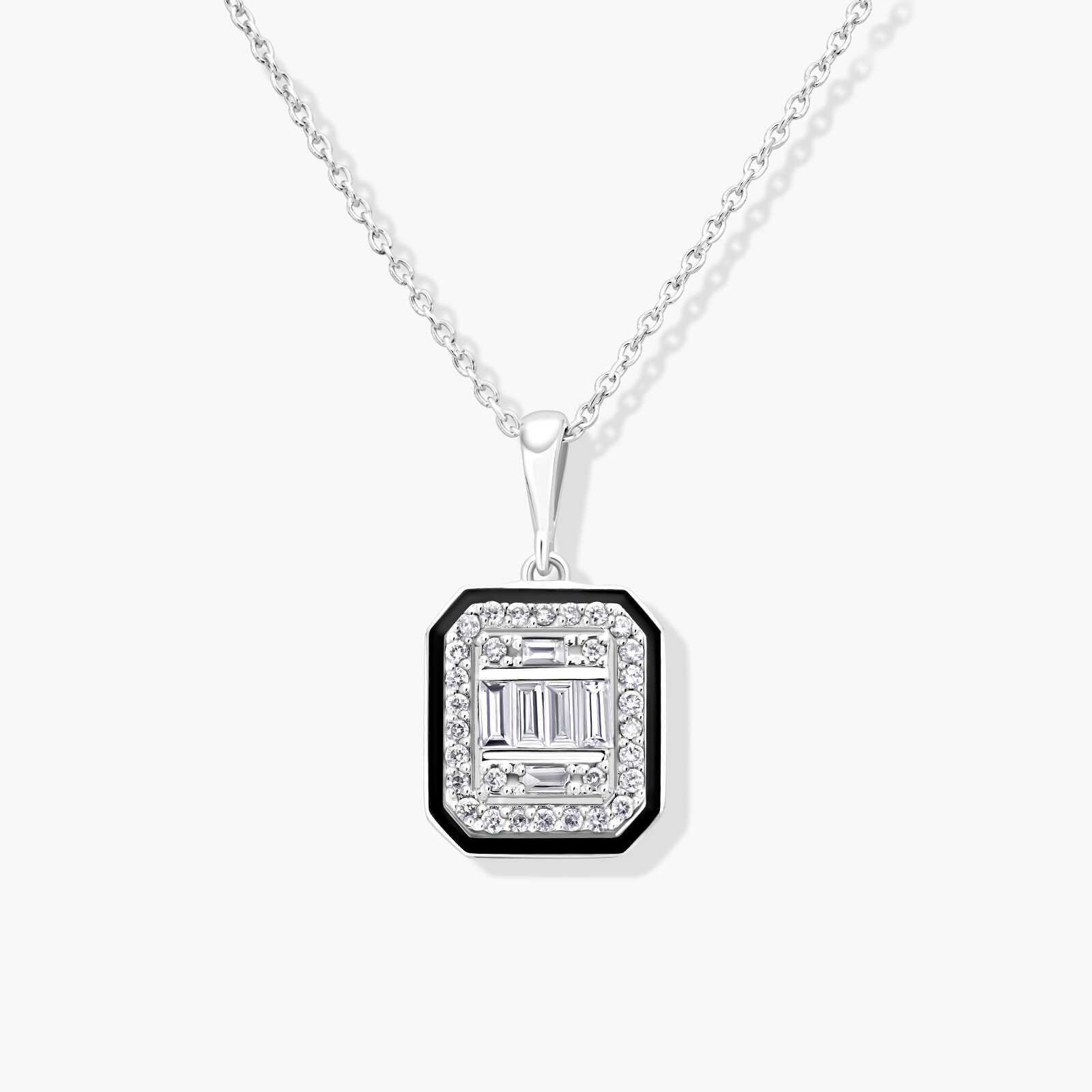 תליון זהב משובץ יהלומים בשילוב אמייל שחור