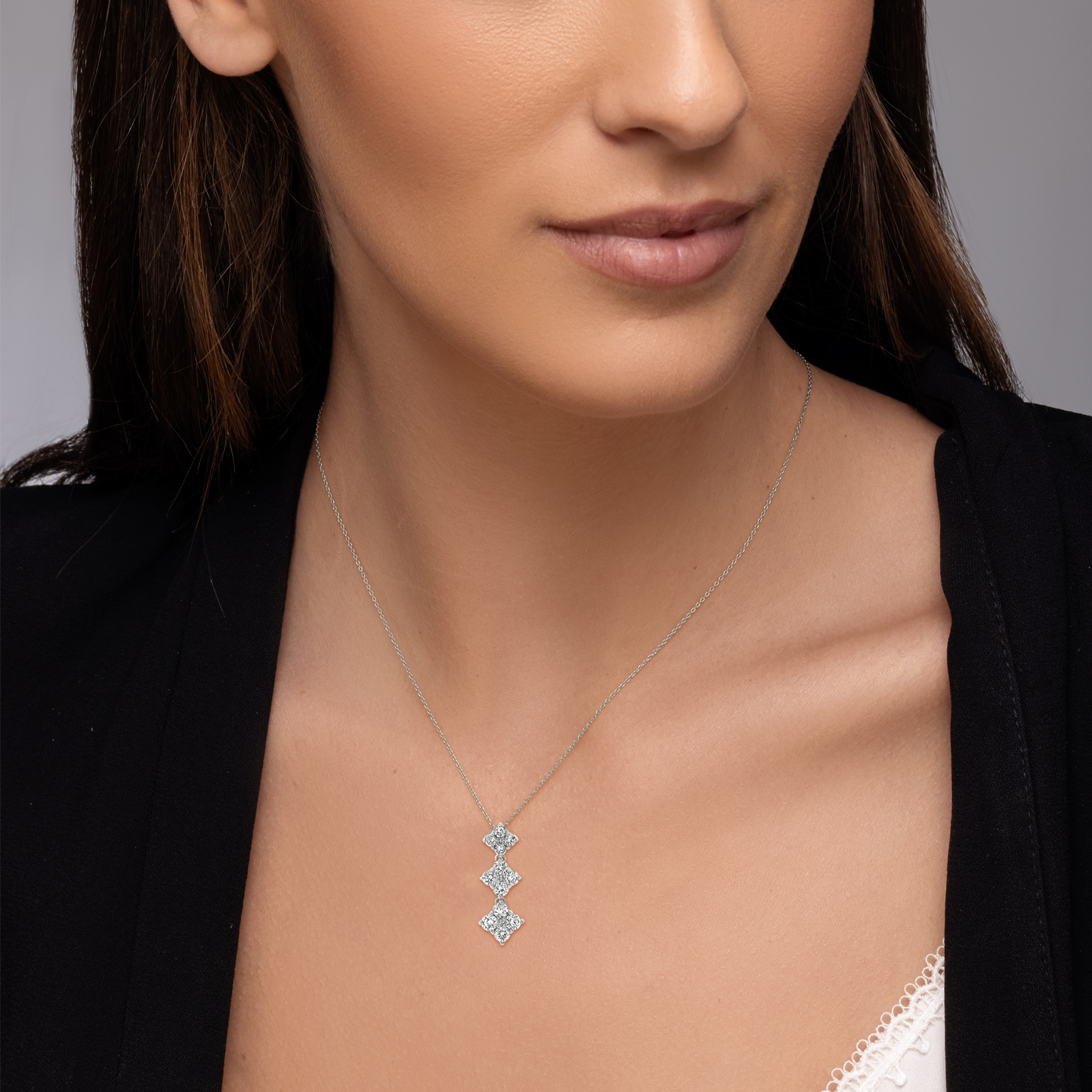 תליון 3 מעוינים בזהב משובצים ביהלומים