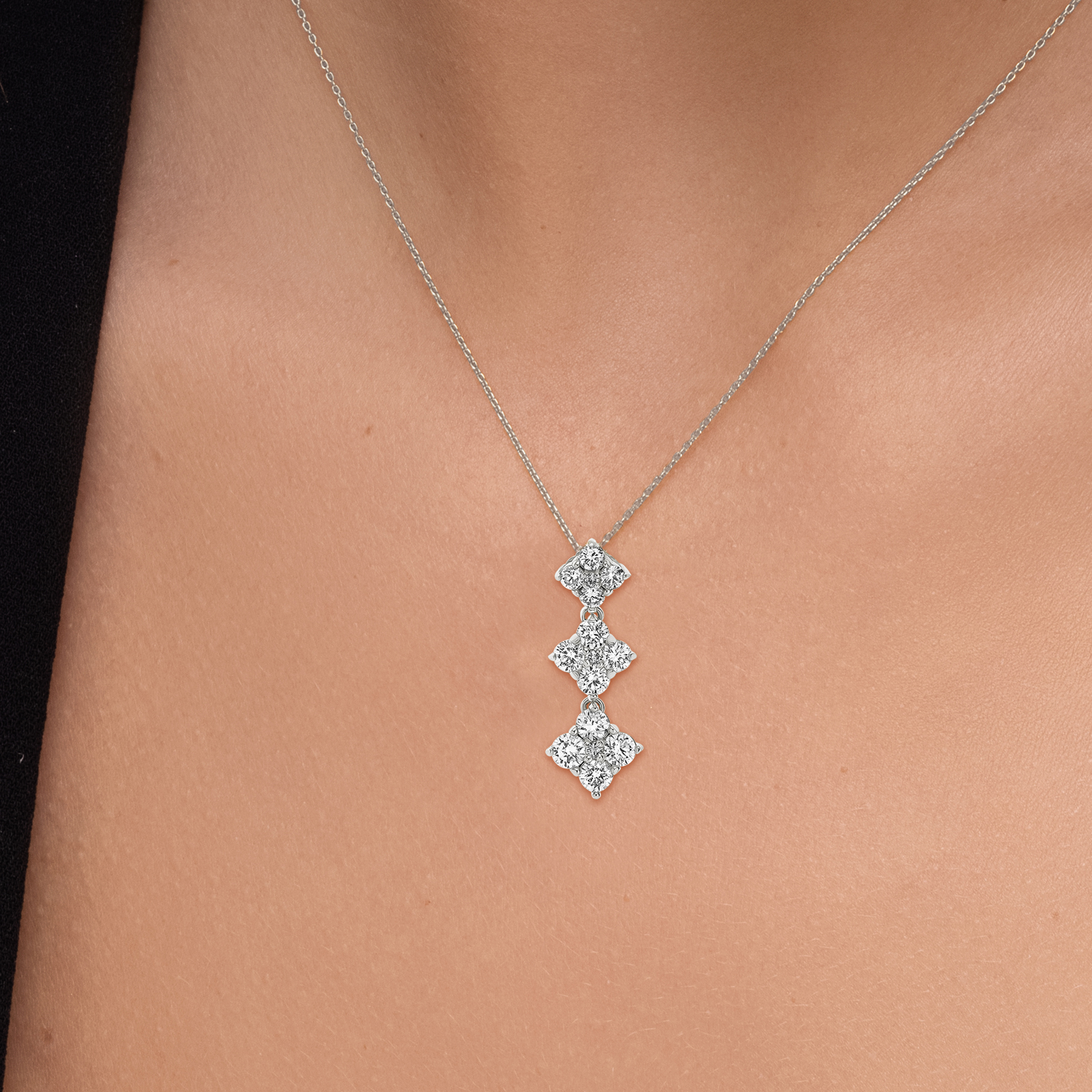 תליון 3 מעוינים בזהב משובצים ביהלומים