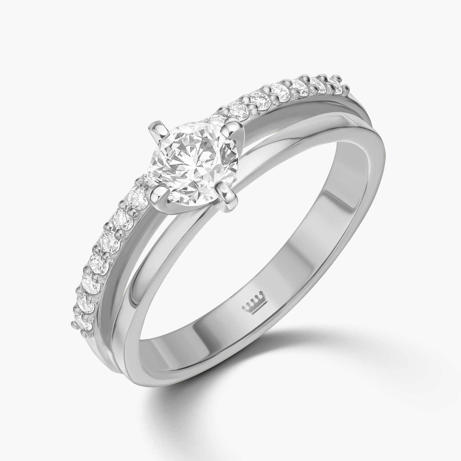 טבעת זהב סוליטר הנראית כשתי טבעות