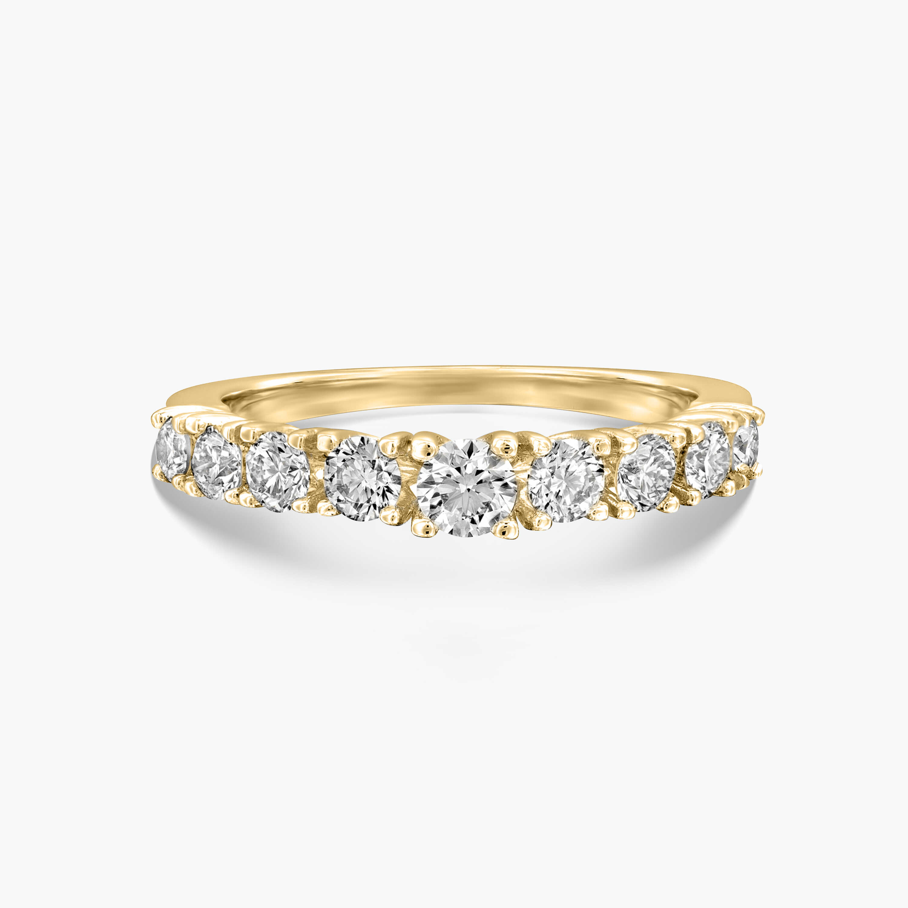 טבעת זהב משובצת 9 יהלומים בסגנון דגרדה.