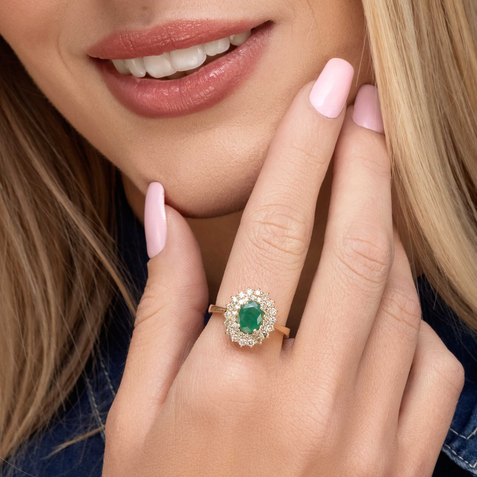 טבעת יהלומים ואבן אמרלד מדהימה