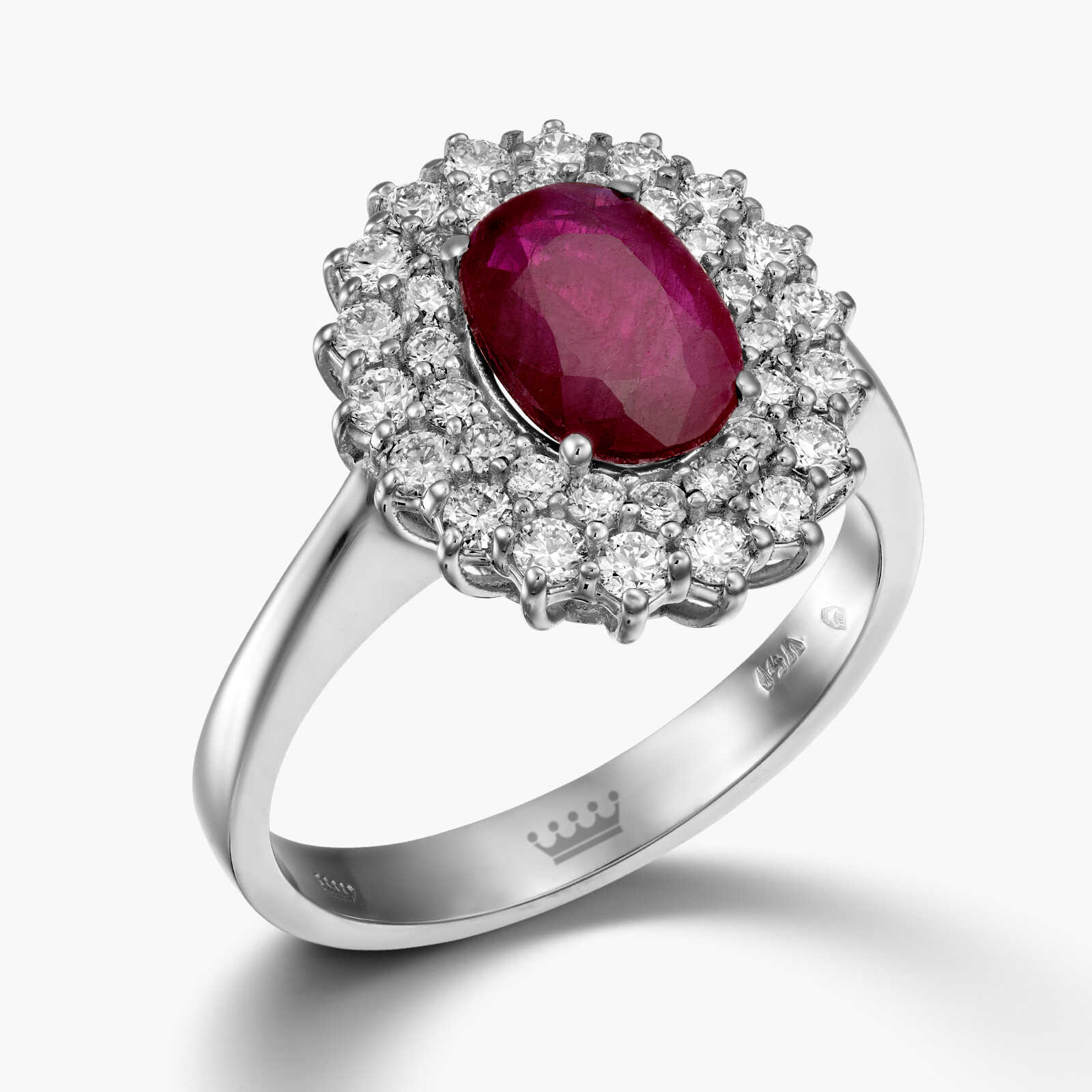 טבעת זהב משובצת אבן רובי ויהלומים