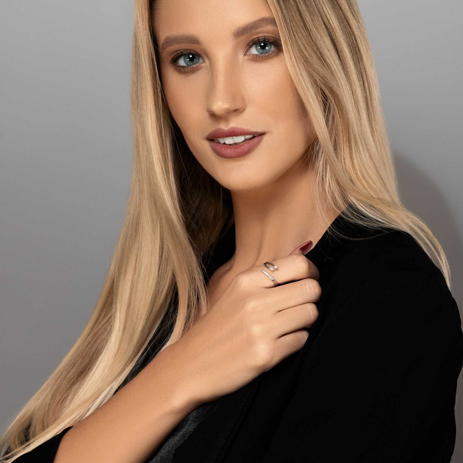 טבעת זהב עם 3 זרועות משובצות יהלומים