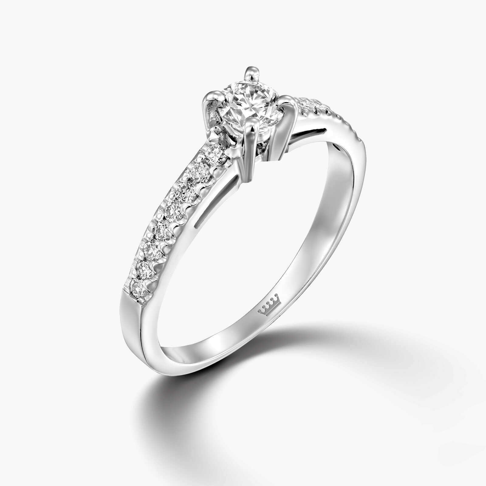 טבעת זהב סוליטר משובצת יהלומים