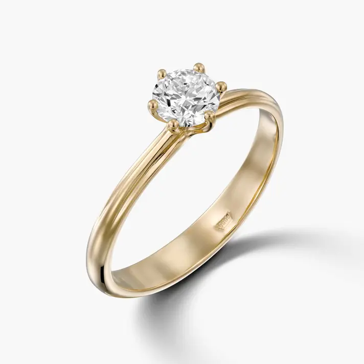 טבעת זהב סוליטר משובצת יהלום מנצנץ