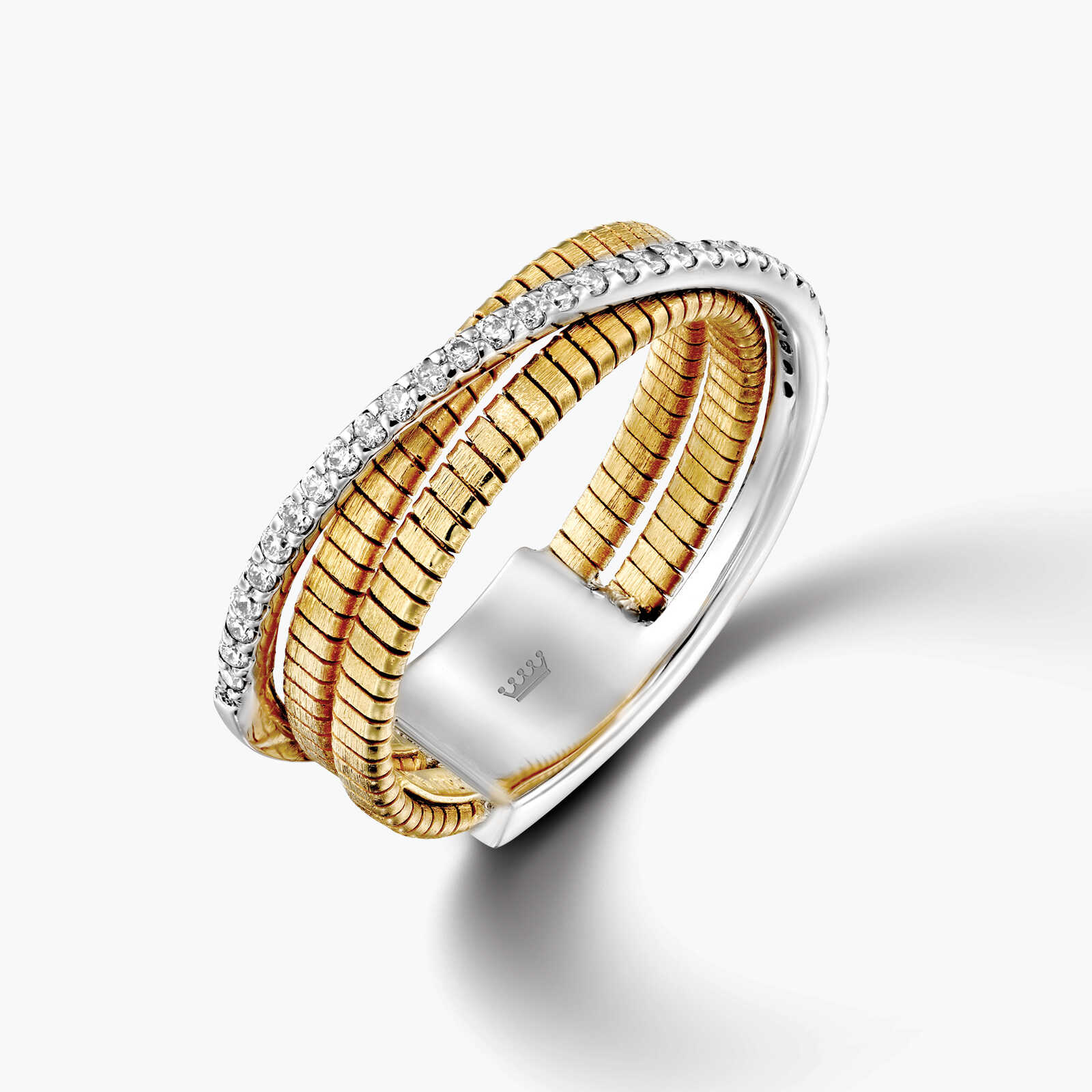 טבעת זהב כולה מוקפת טבעת יהלומים