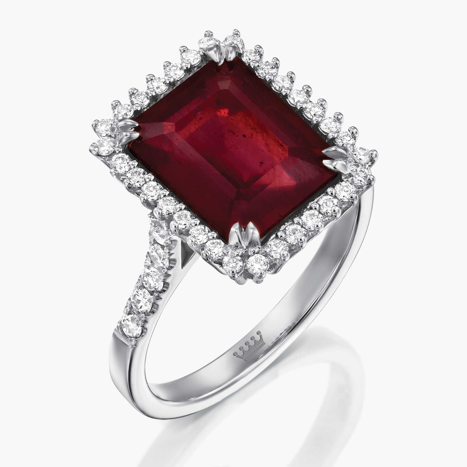 טבעת זהב משובצת אבן רובי גלס מרובעת ויהלומים