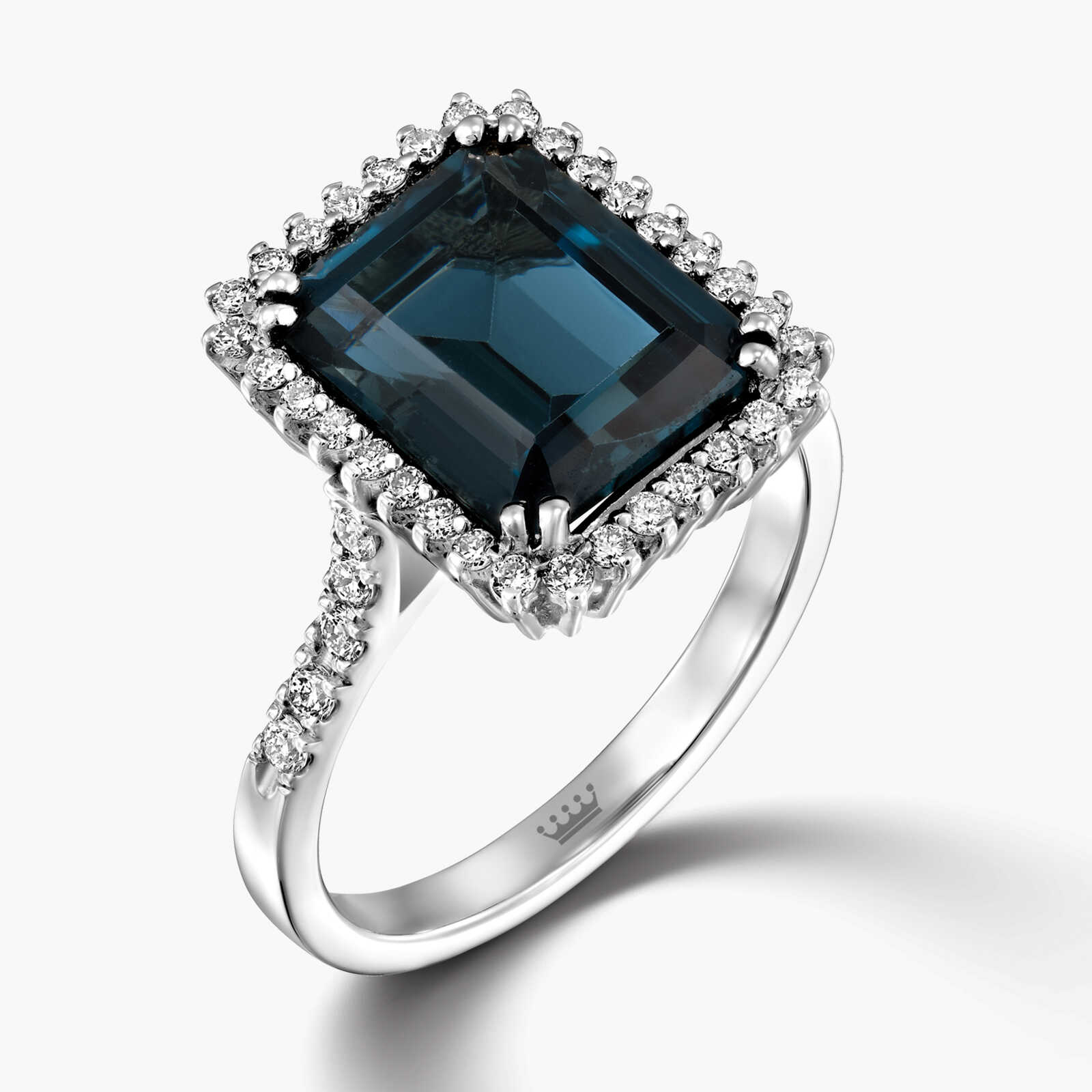 טבעת זהב משובצת אבן בלו לונדון מרובעת ויהלומים