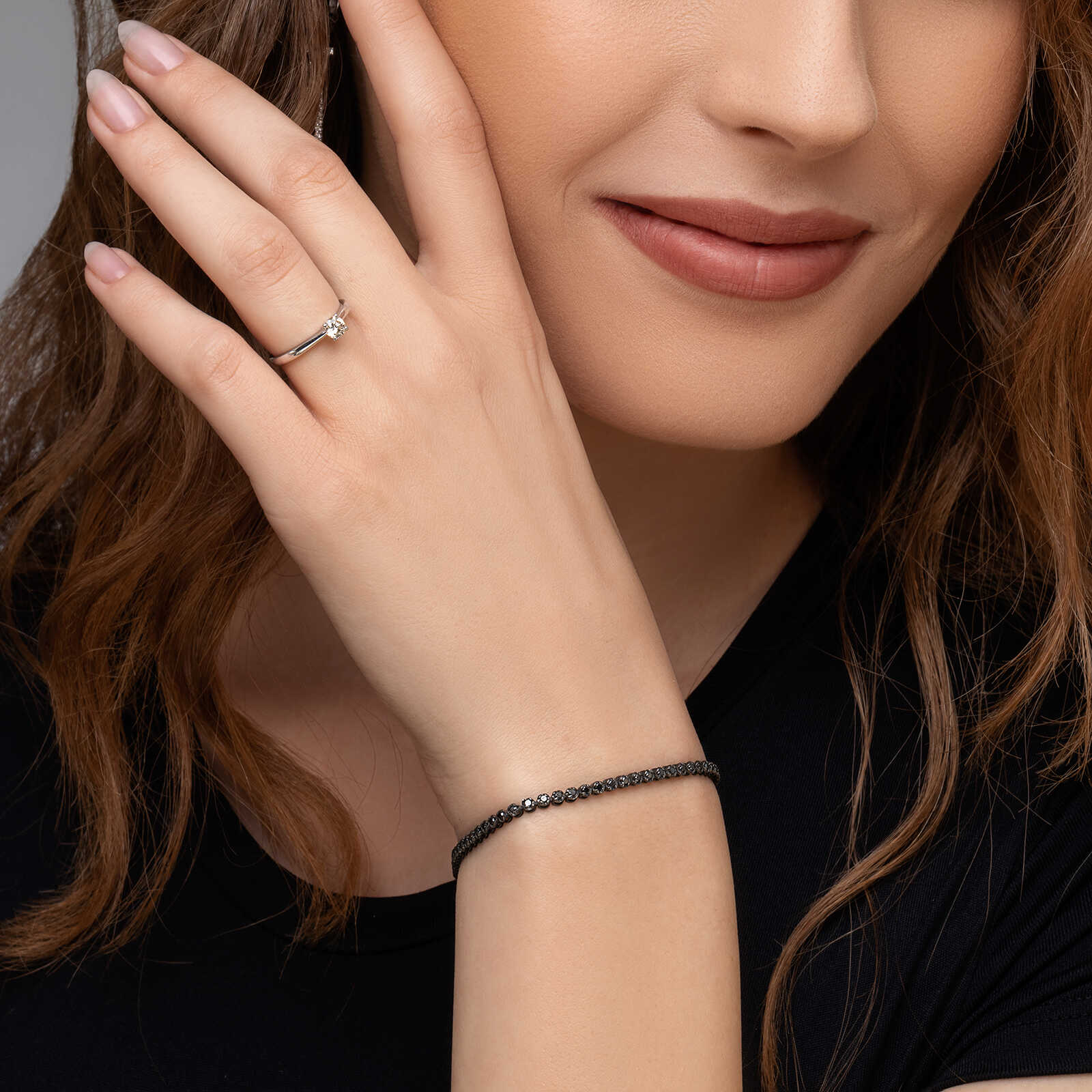 טבעת זהב סוליטר משובצת יהלום טבעי ונוצץ