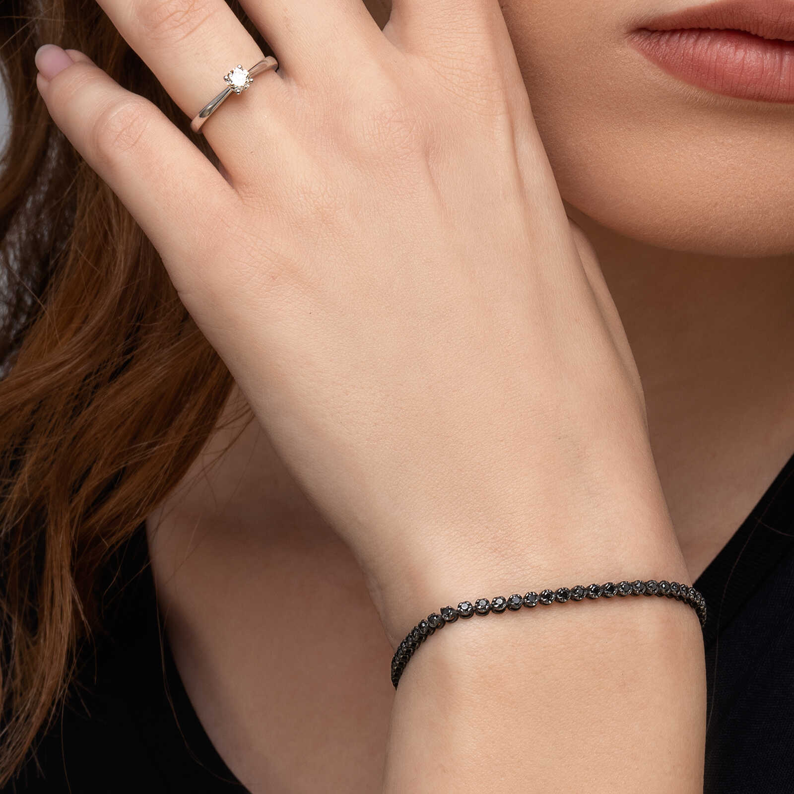 טבעת זהב סוליטר משובצת יהלום טבעי ונוצץ