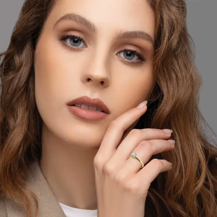 טבעת מילה משובצת יהלום סוליטר מלא נוכחות