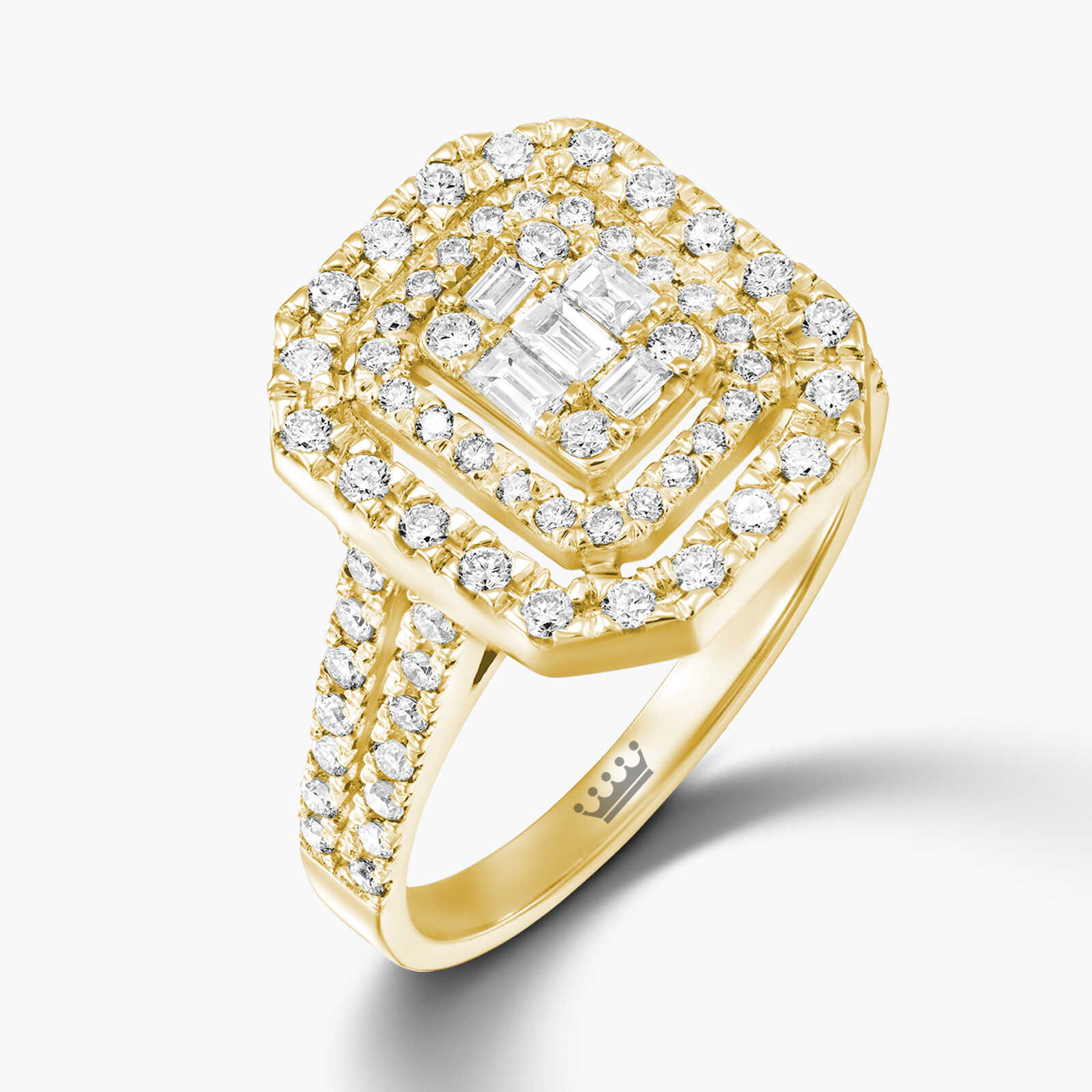 טבעת זהב עם ראש מרובע משובצת יהלומים