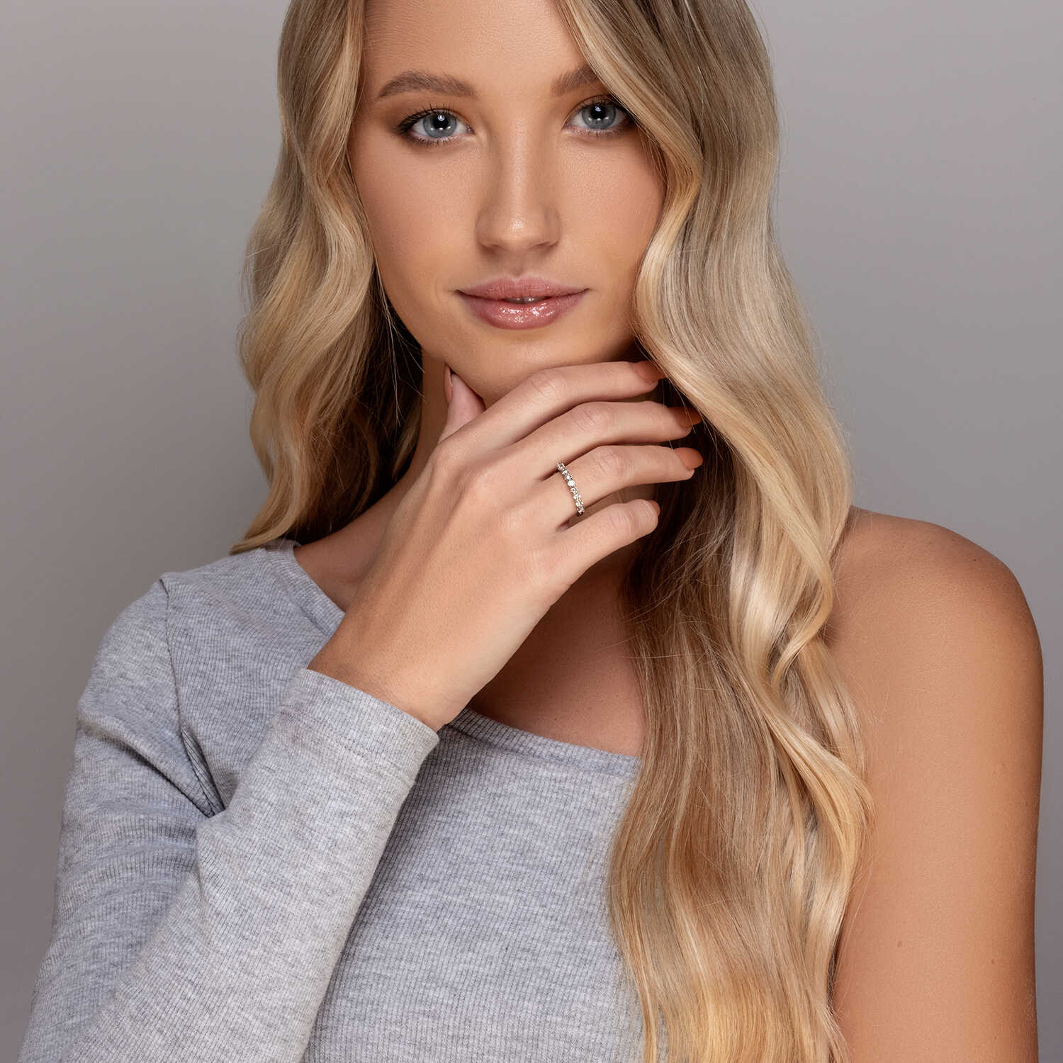 טבעת יהלומים חצי נישואין