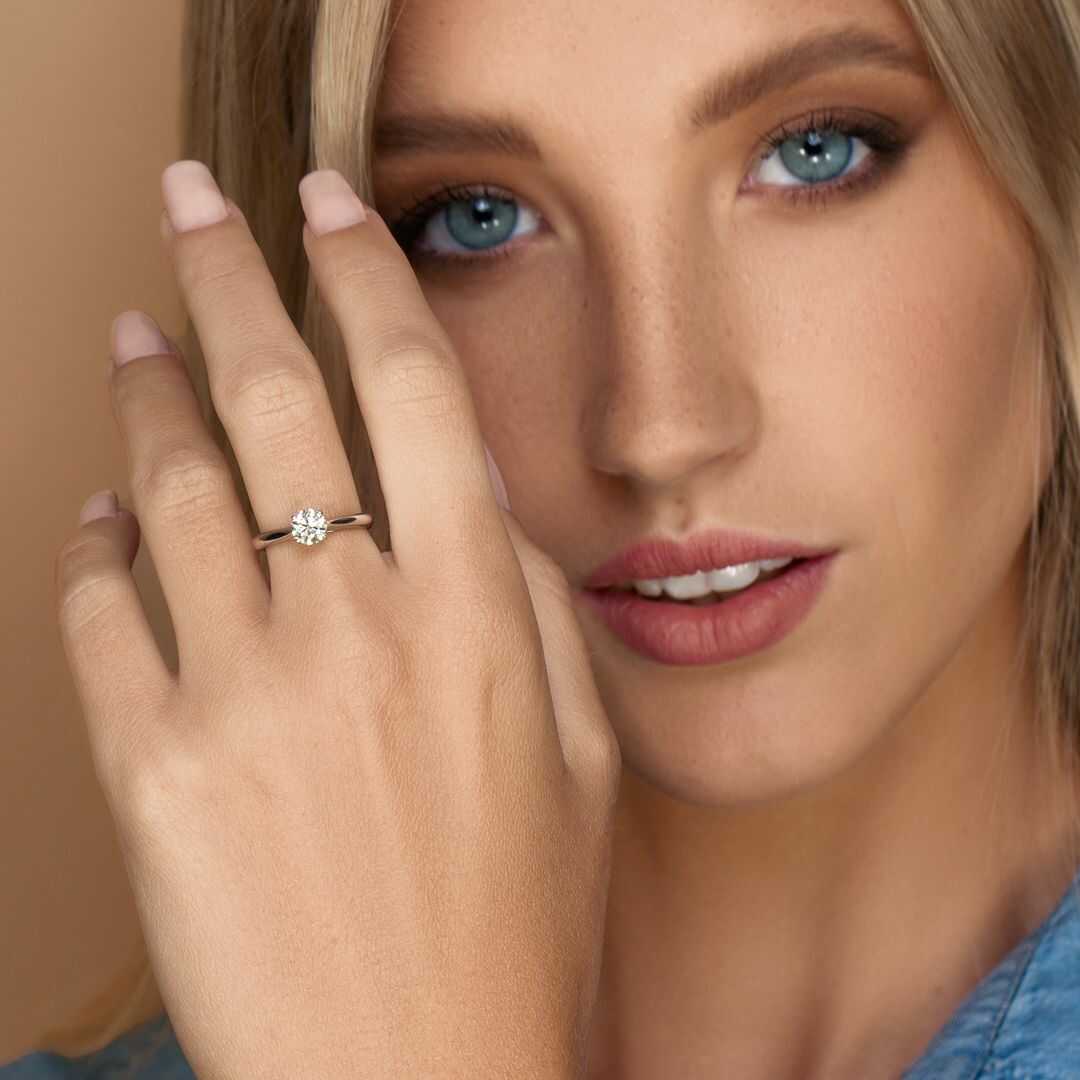 טבעת זהב צהוב סוליטר בשיבוץ יהלום