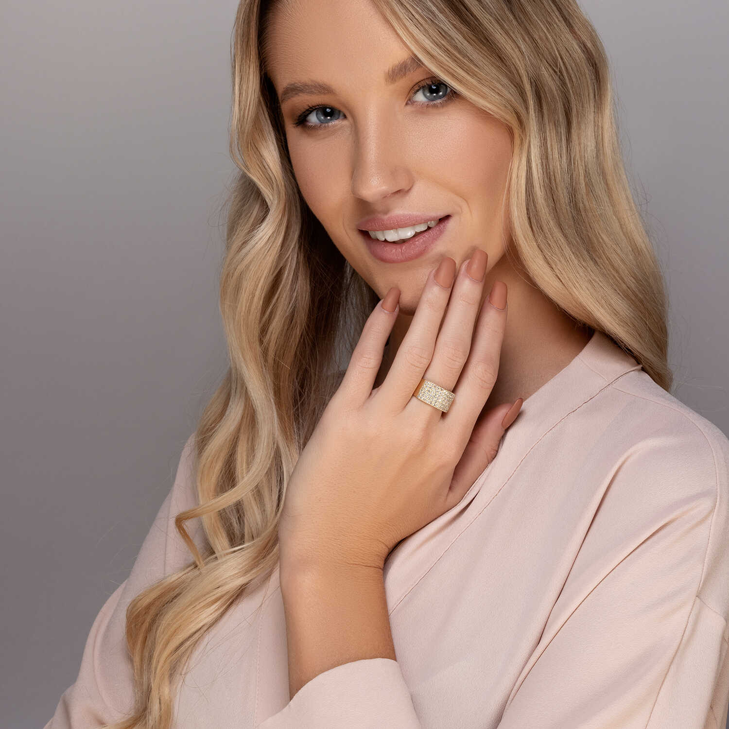 טבעת זהב משובצת קראט יהלומים