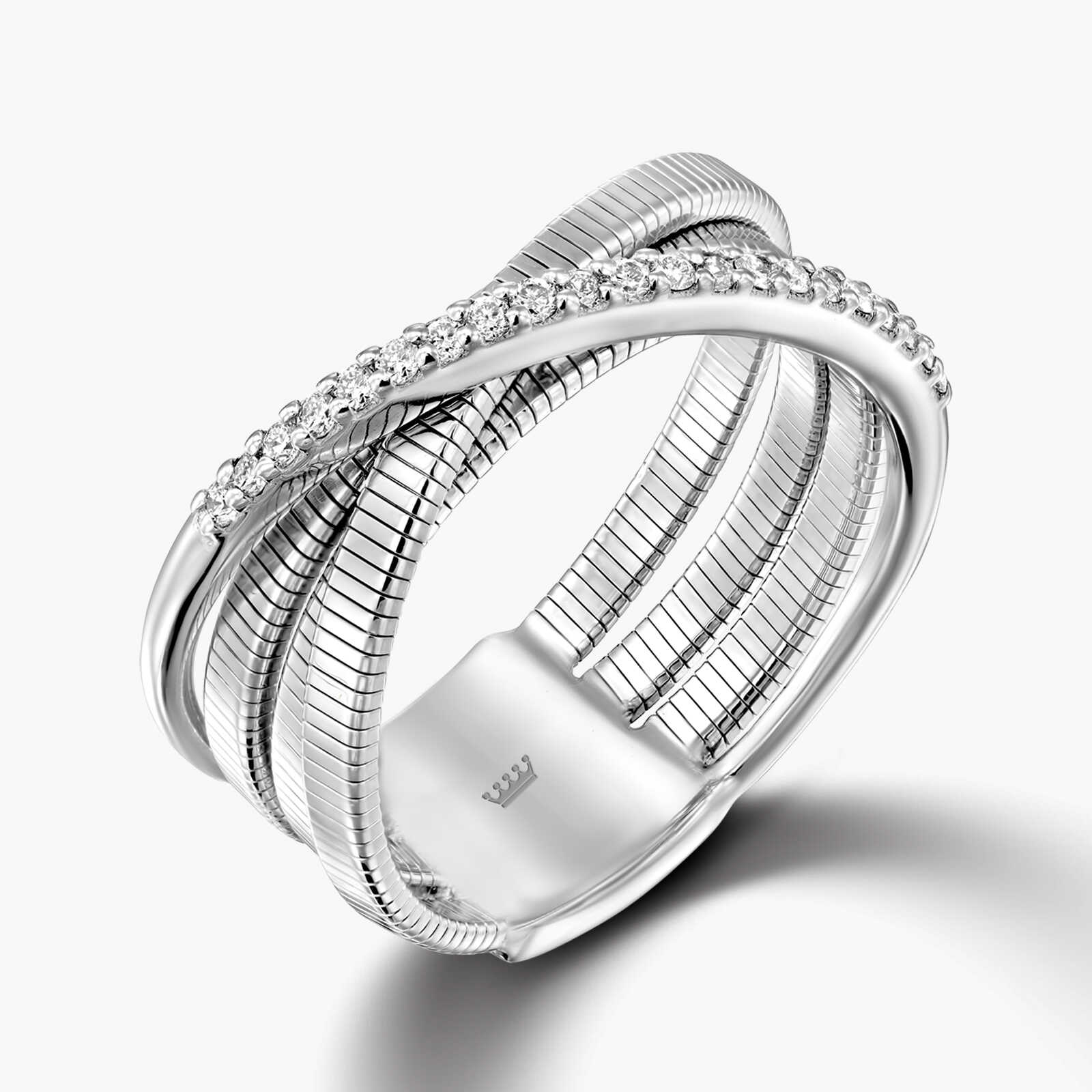 טבעת זהב מרובעת משובצת יהלומים