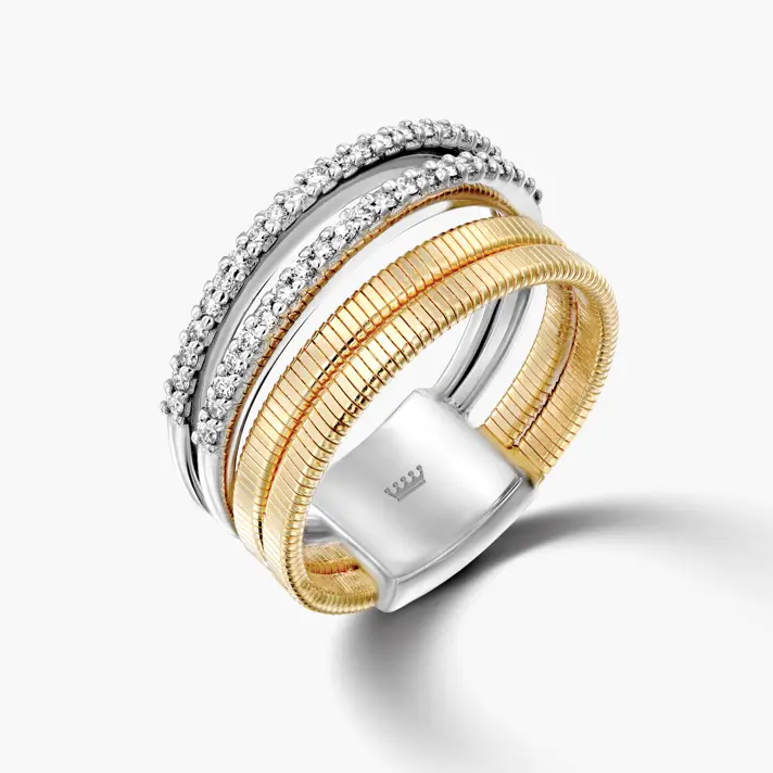 טבעת זהב הבנויה מ 4 טבעות ומשובצת יהלומים