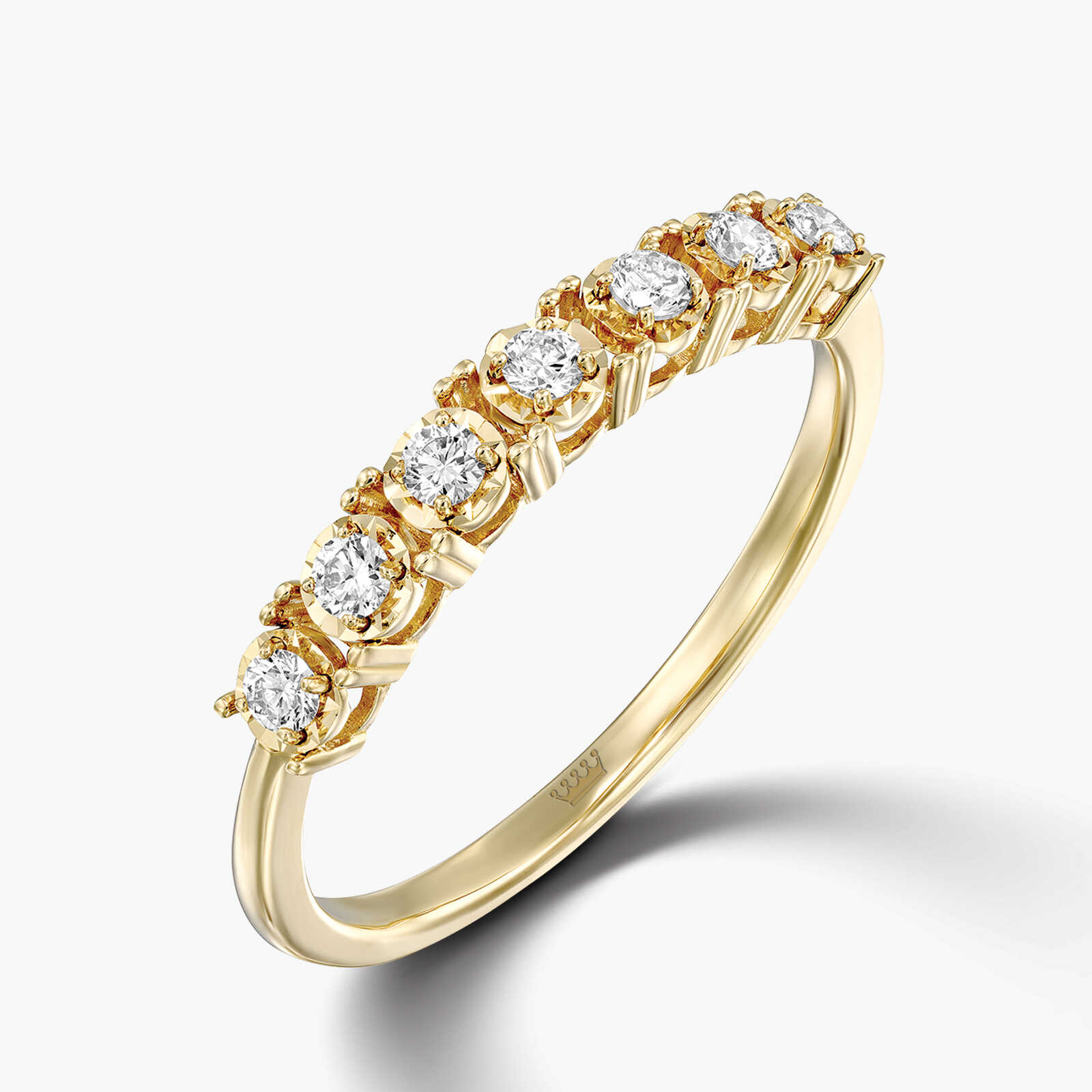 טבעת זהב משובצת ב 7 יהלומים