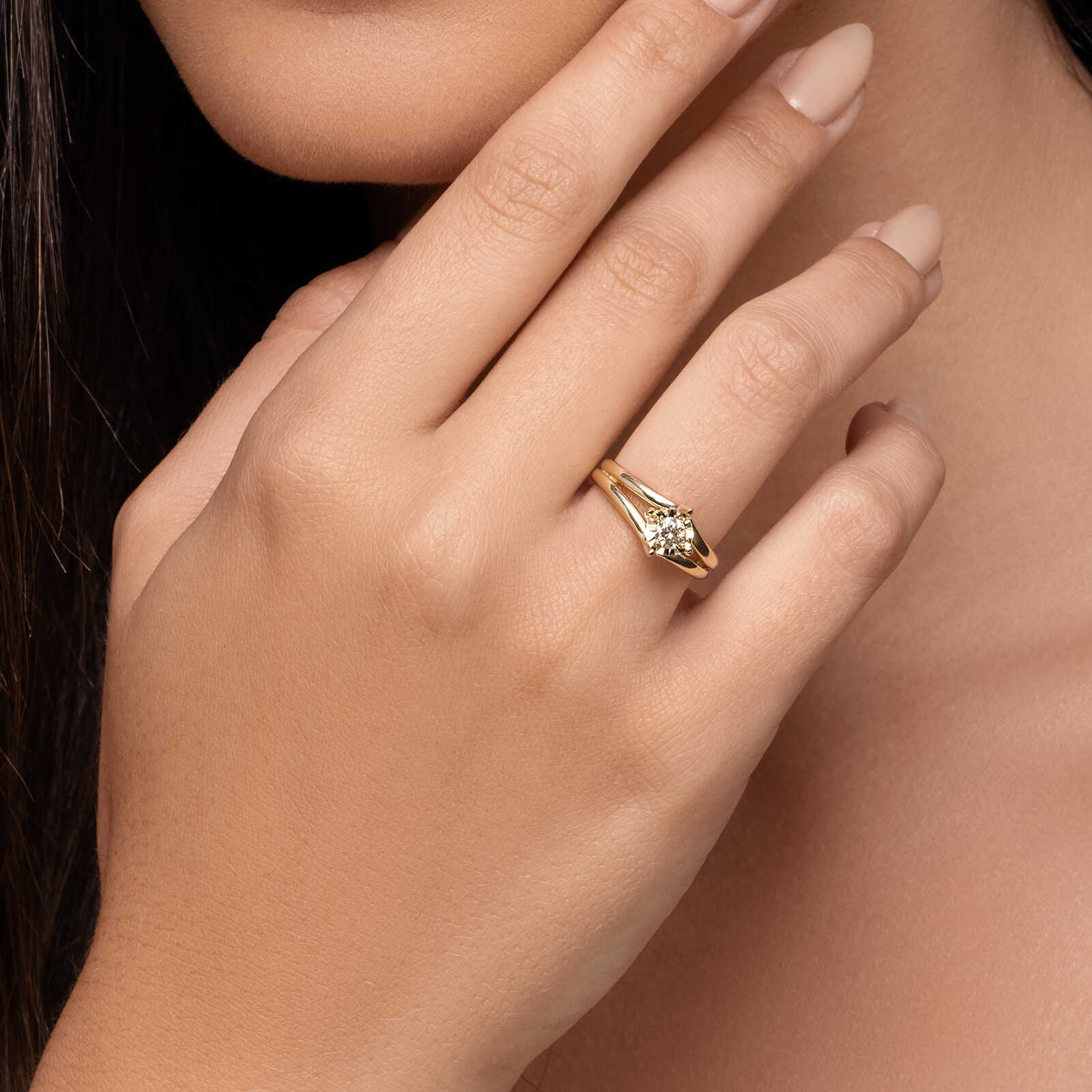 טבעת זהב סוליטר משובצת ביהלום