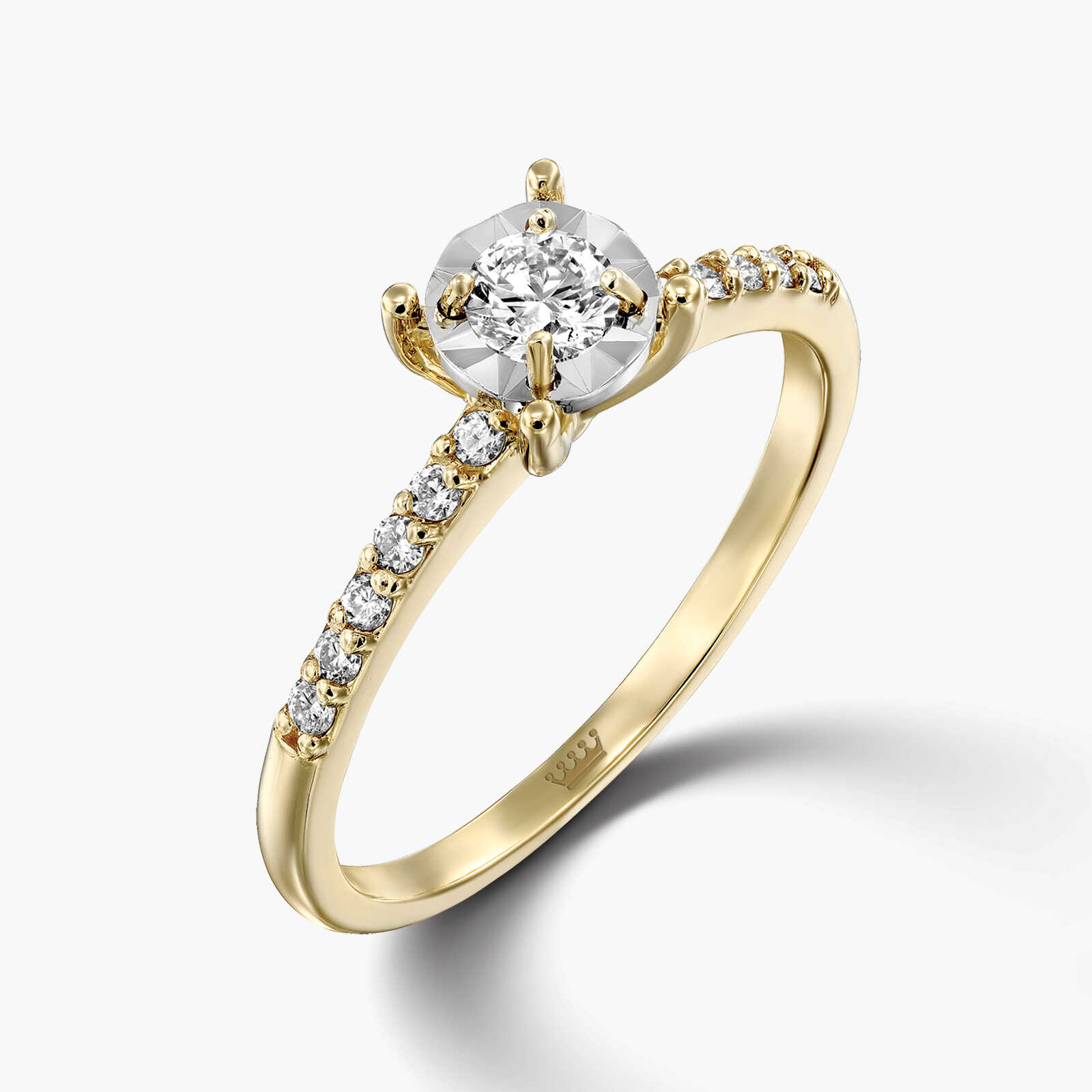 טבעת זהב סוליטר משובצת  יהלומים