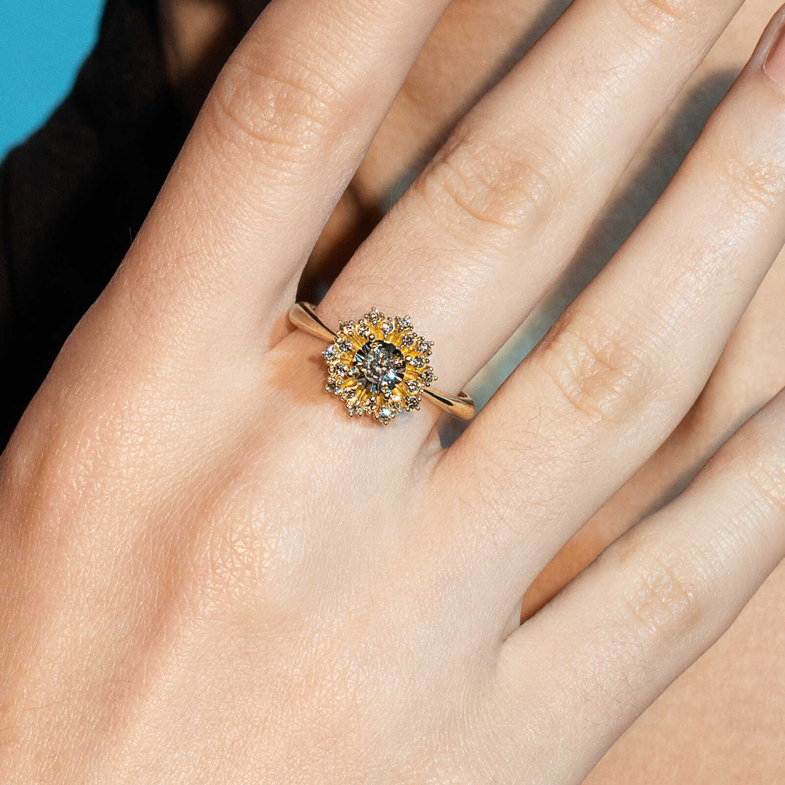 טבעת פרח יהלומים