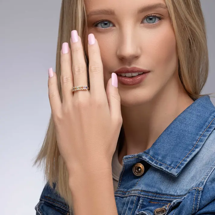 טבעת RAINBOW משובצת יהלומים וספירים