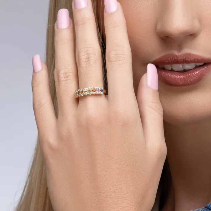 טבעת RAINBOW משובצת יהלומים וספירים