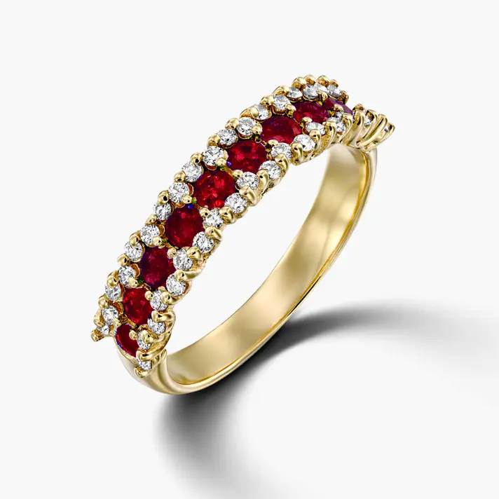 טבעת זהב משובצת אבני רובי ויהלומים