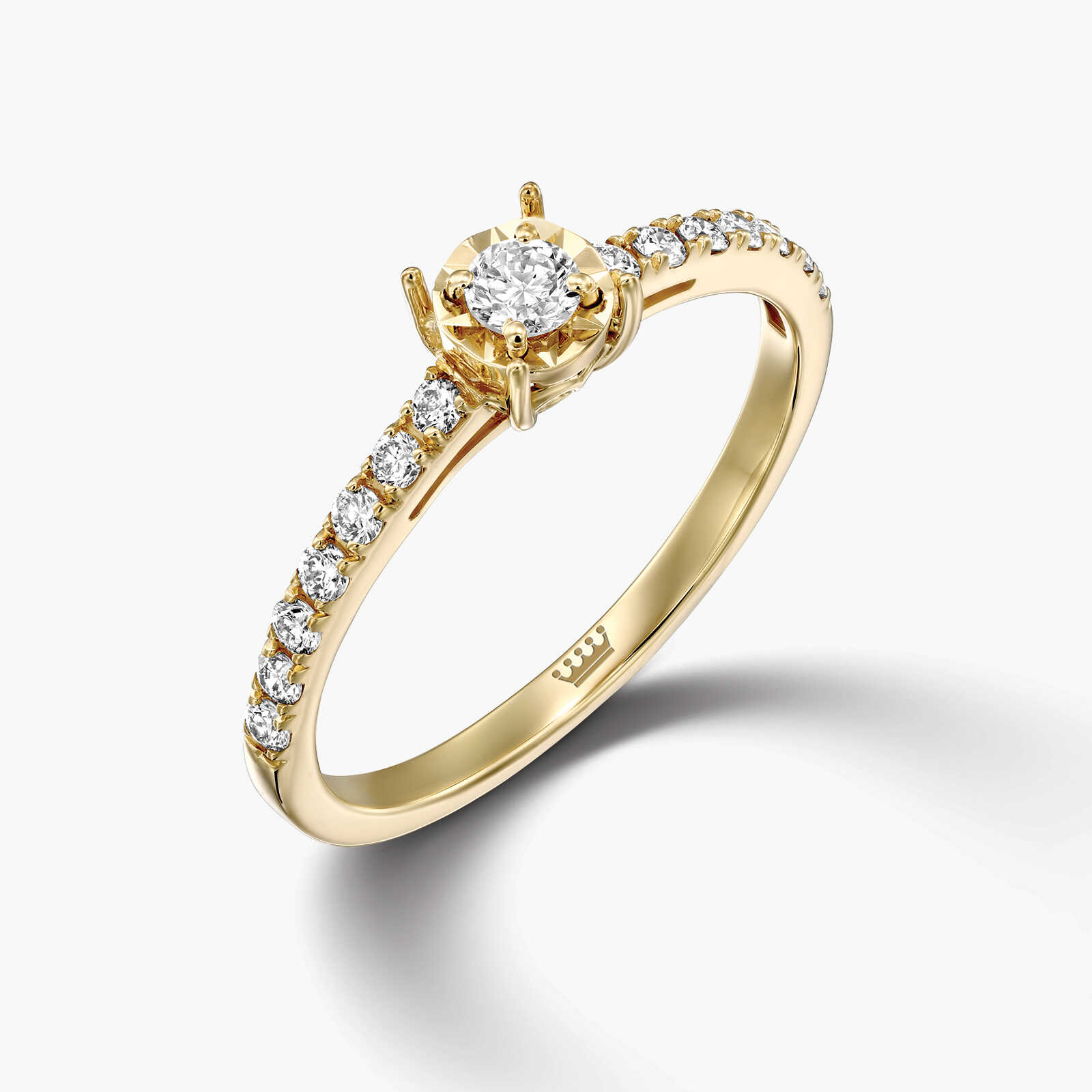 טבעת זהב משובצת 15 יהלומים