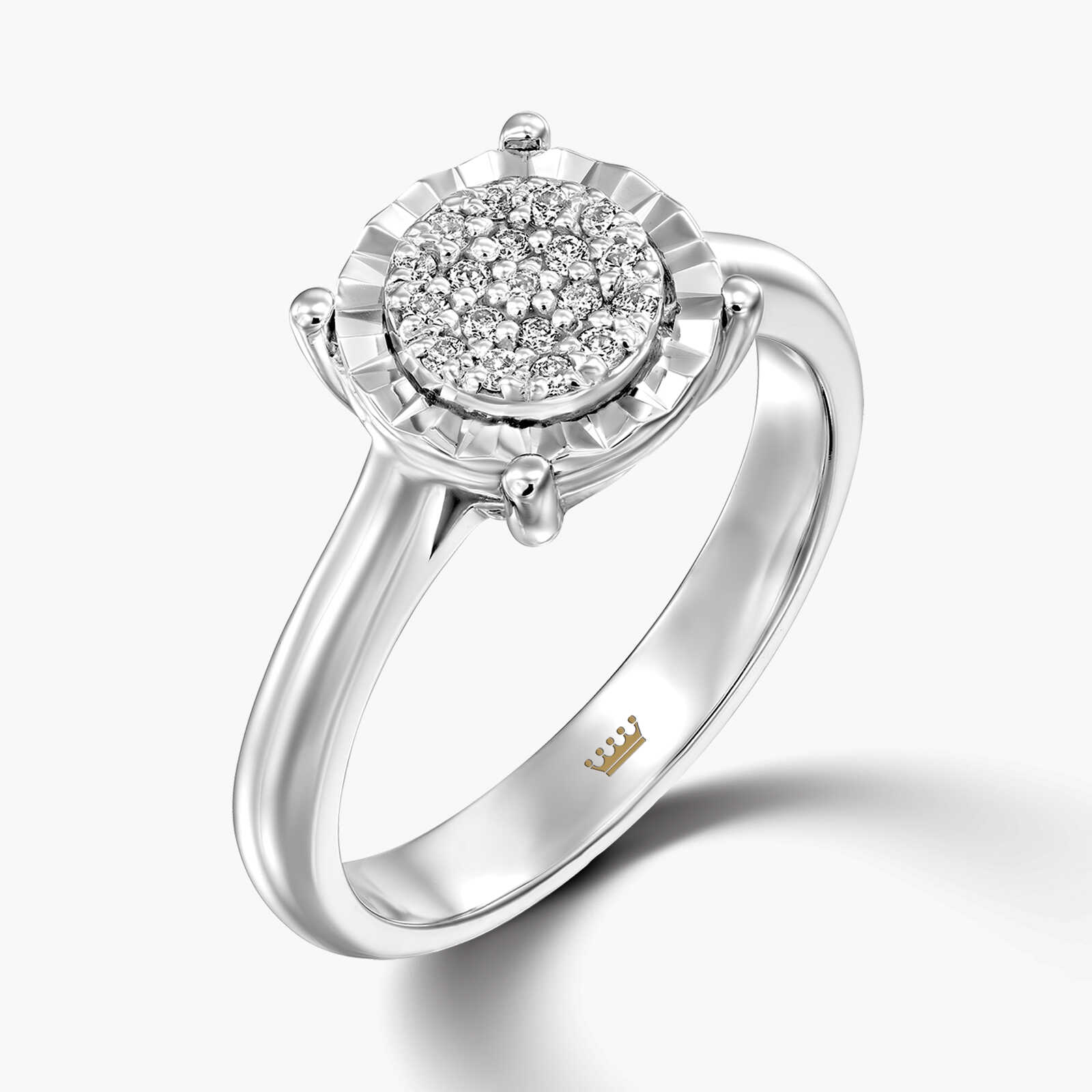 טבעת זהב משובצת יהלומים נוצצים