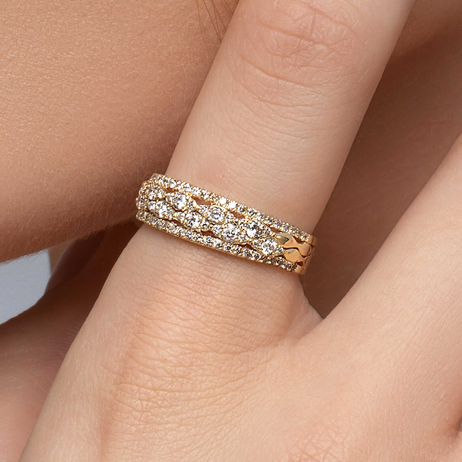 טבעת זהב 4 שורות משובצת יהלומים