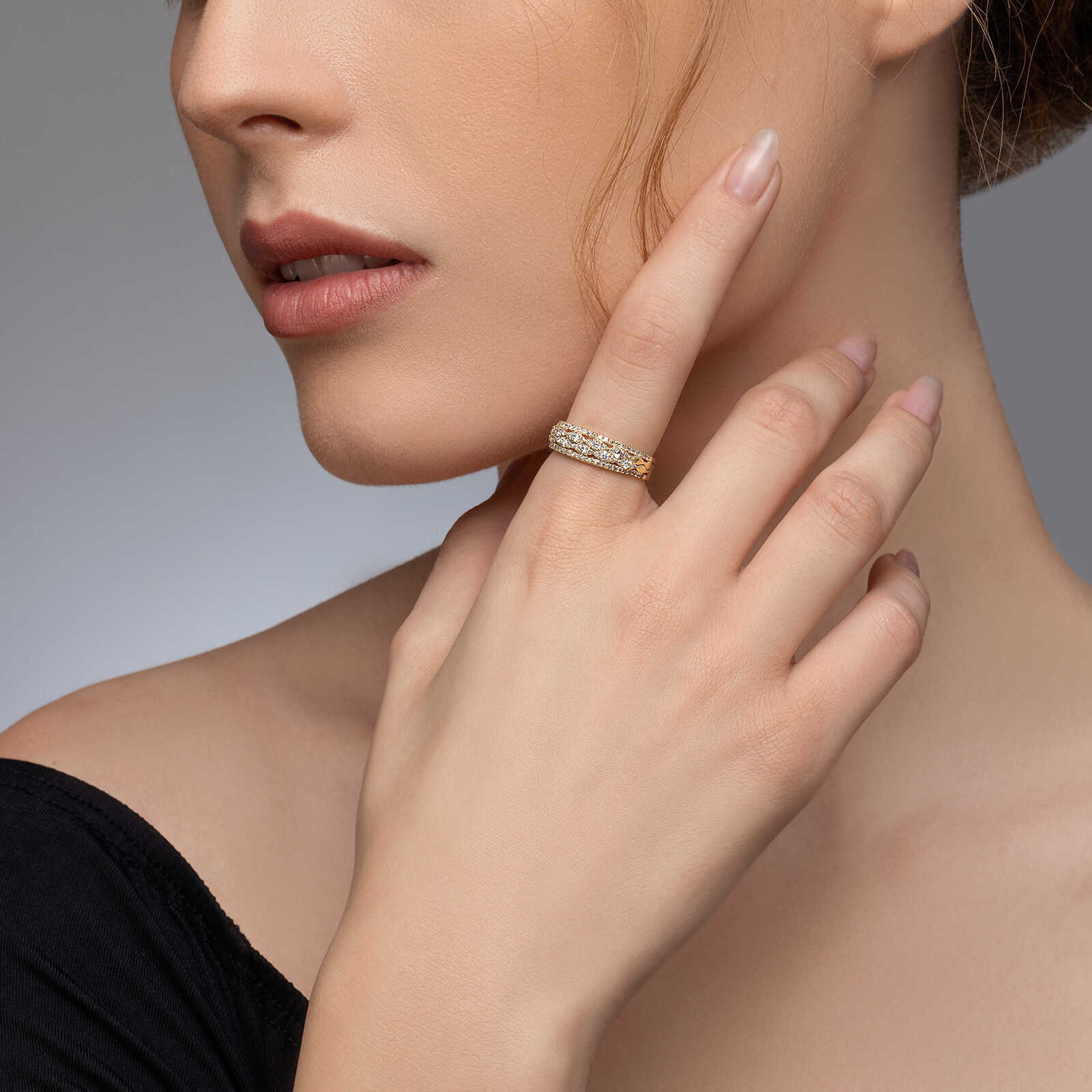 טבעת זהב 4 שורות משובצת יהלומים