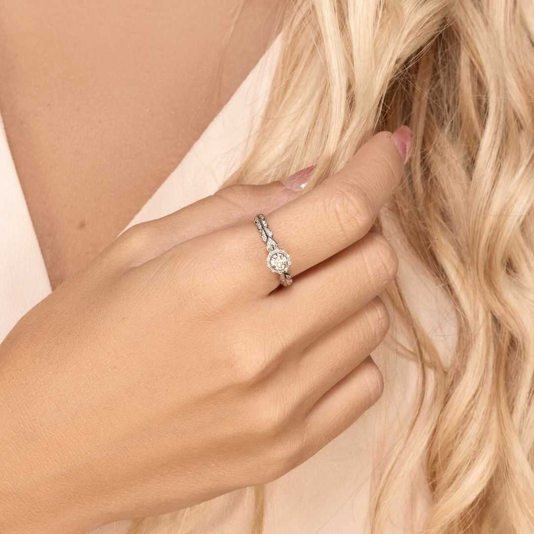 טבעת זהב סוליטר בעיצוב טיפות זהב