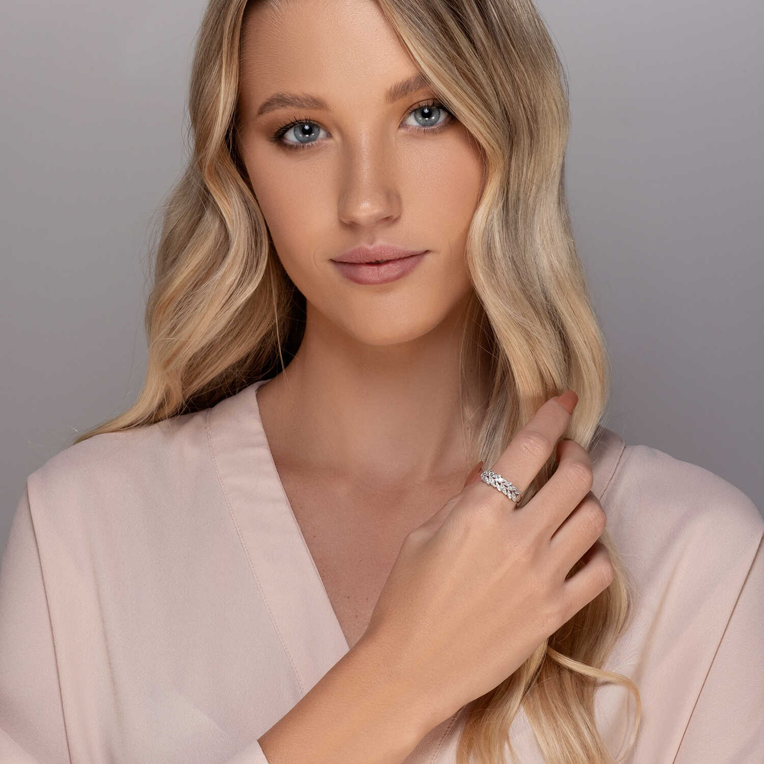 טבעת עלי הזהב והיהלומים