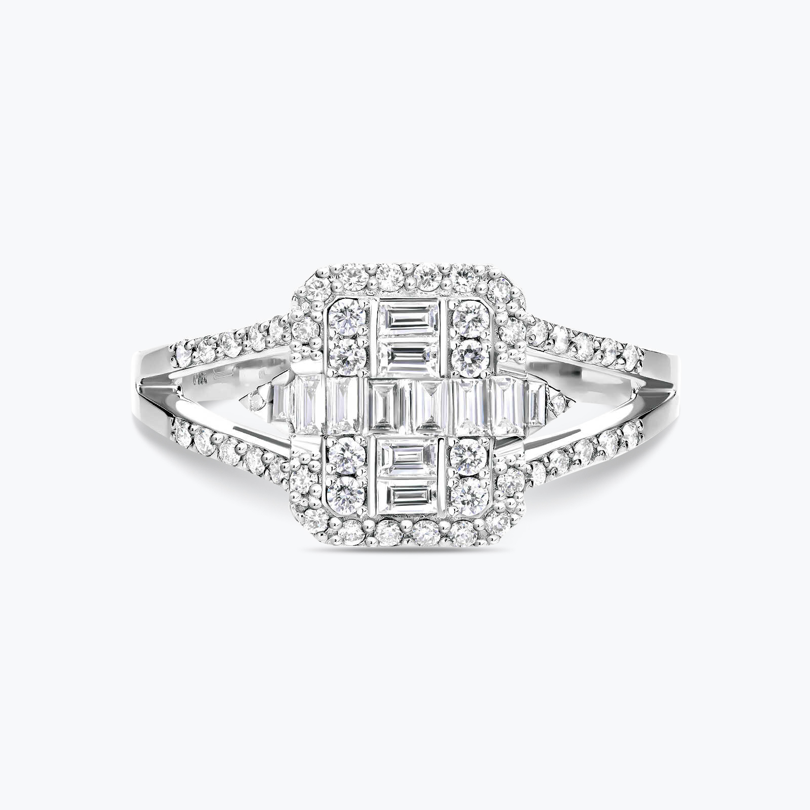 טבעת זהב עם ראש מלבני משובצת יהלומים בחיתוך באגט יוקרתי