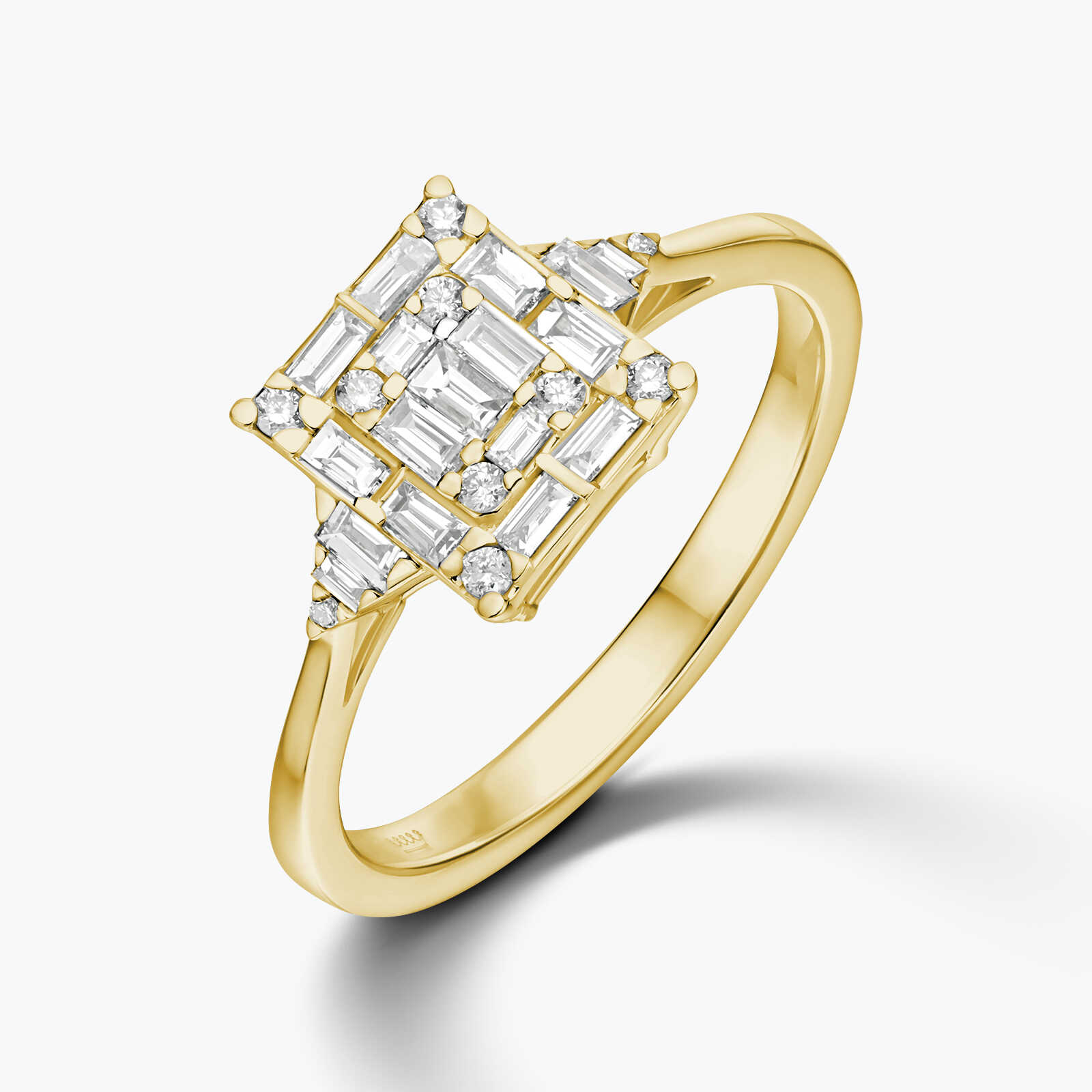 טבעת זהב משובצת יהלומים בחיתוך באגט יוקרתי