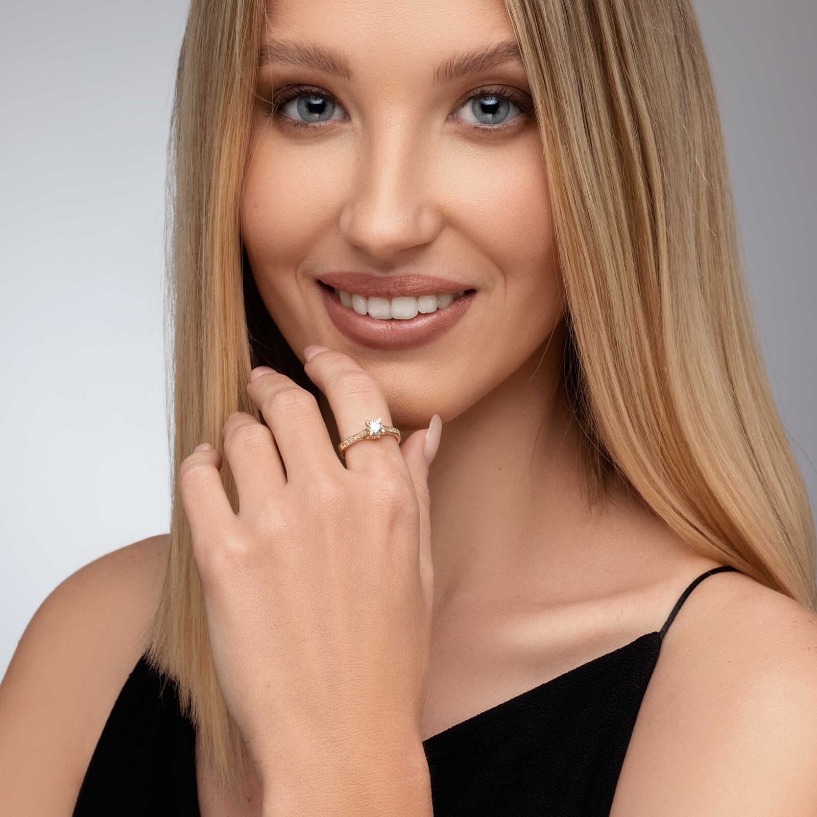 טבעת זהב סוליטר משובצת יהלום מרשים